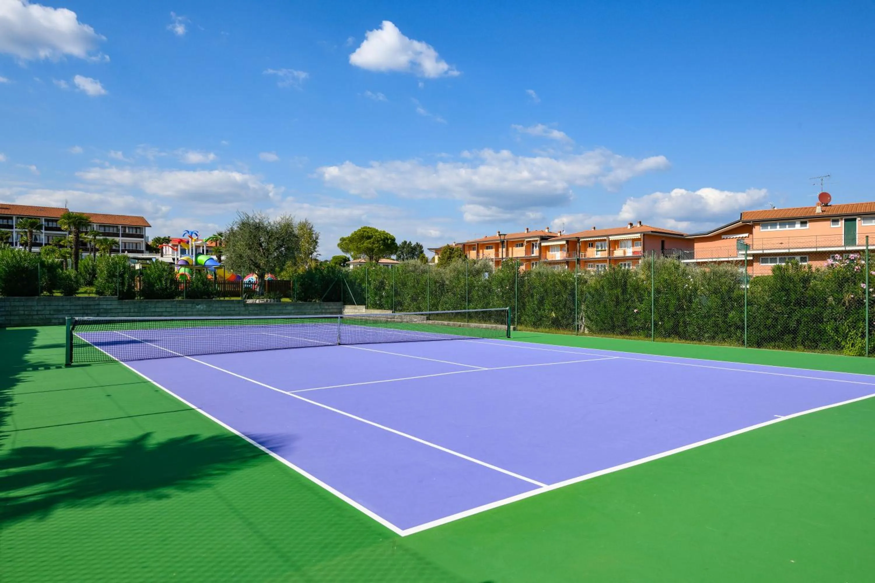 Tennis court in Apparthotel San Sivino