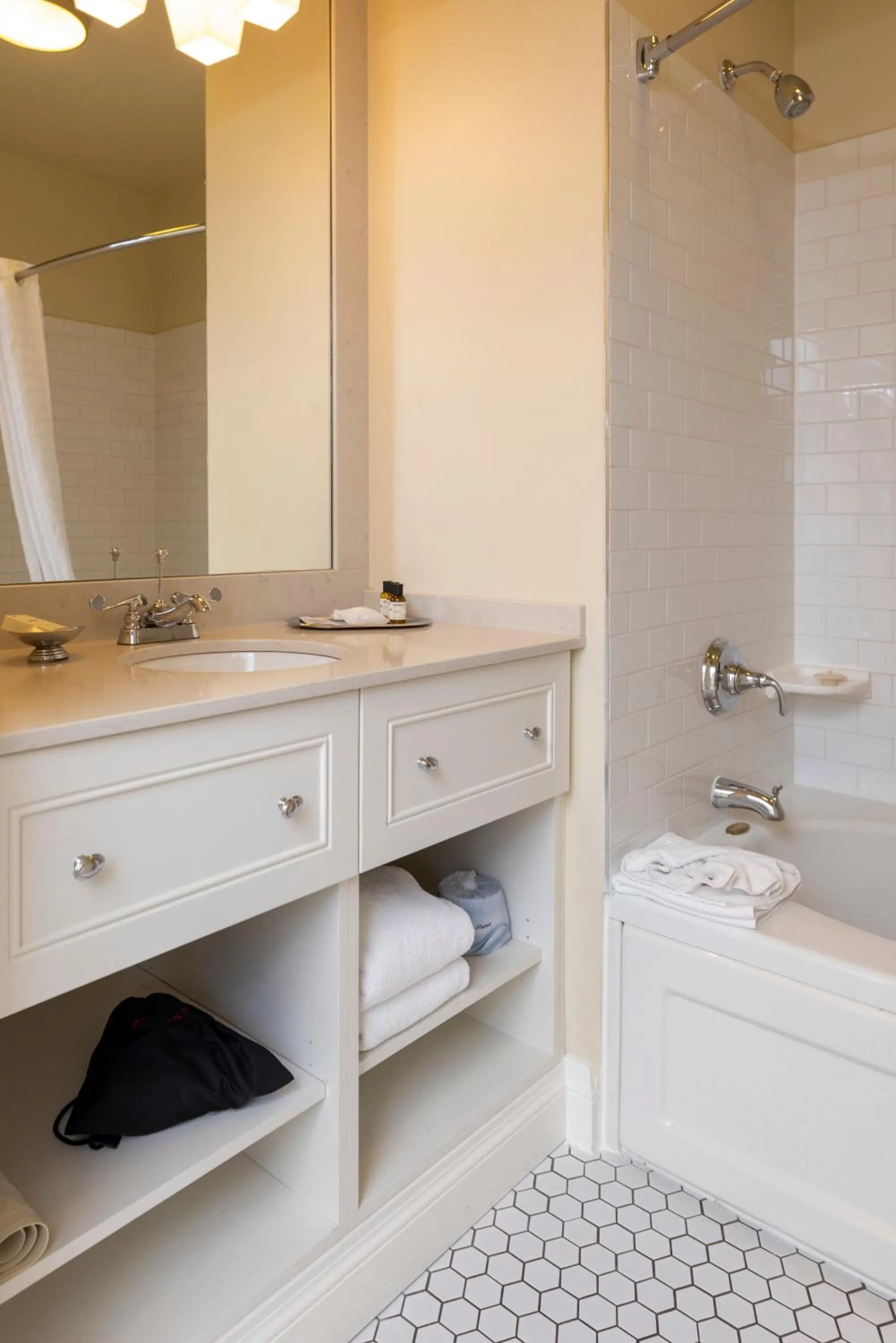 King Room with Garden View in Windermere House