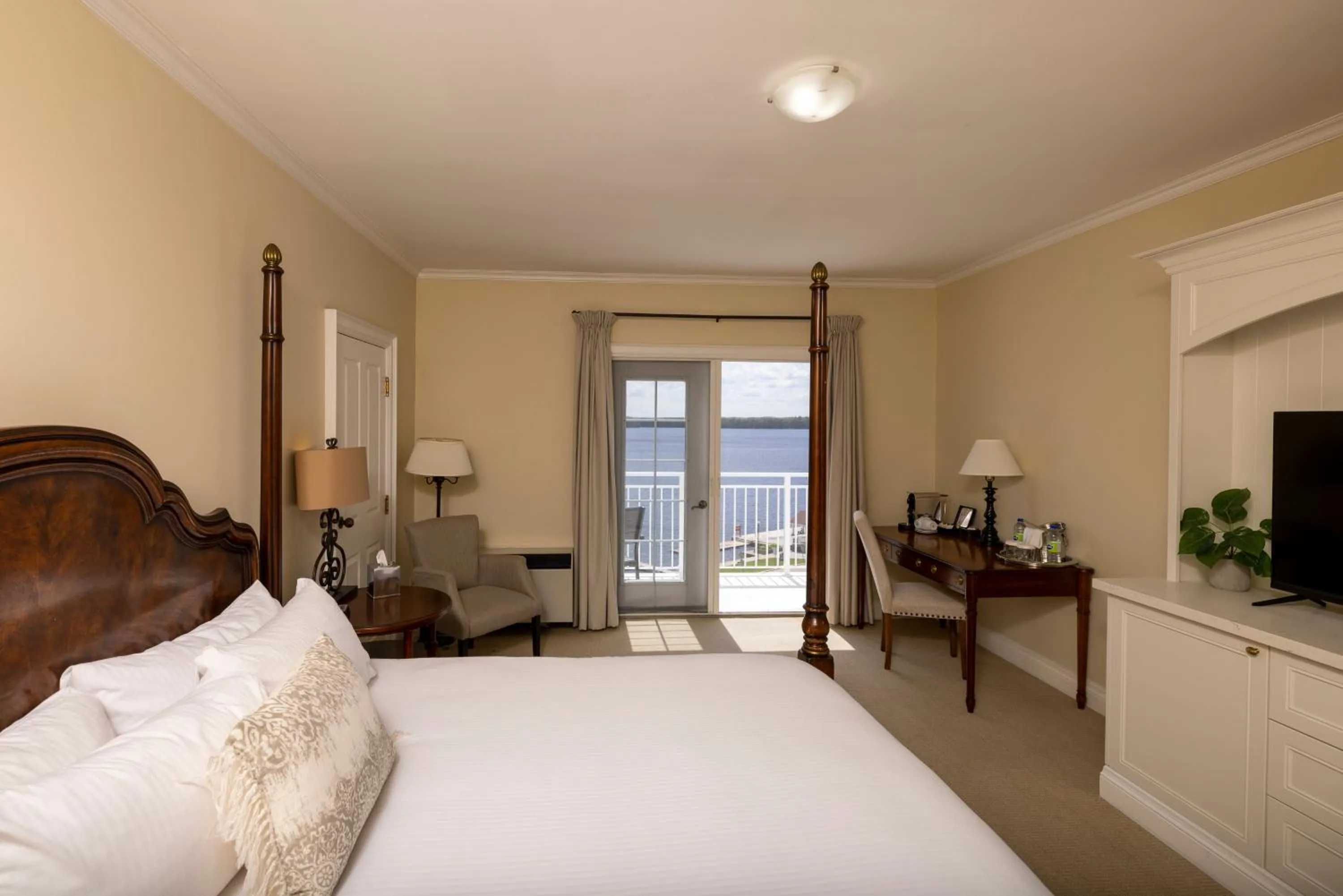 Bed in Windermere House