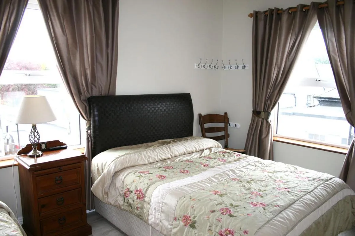 Photo of the whole room, Bed in Celtic House B&B