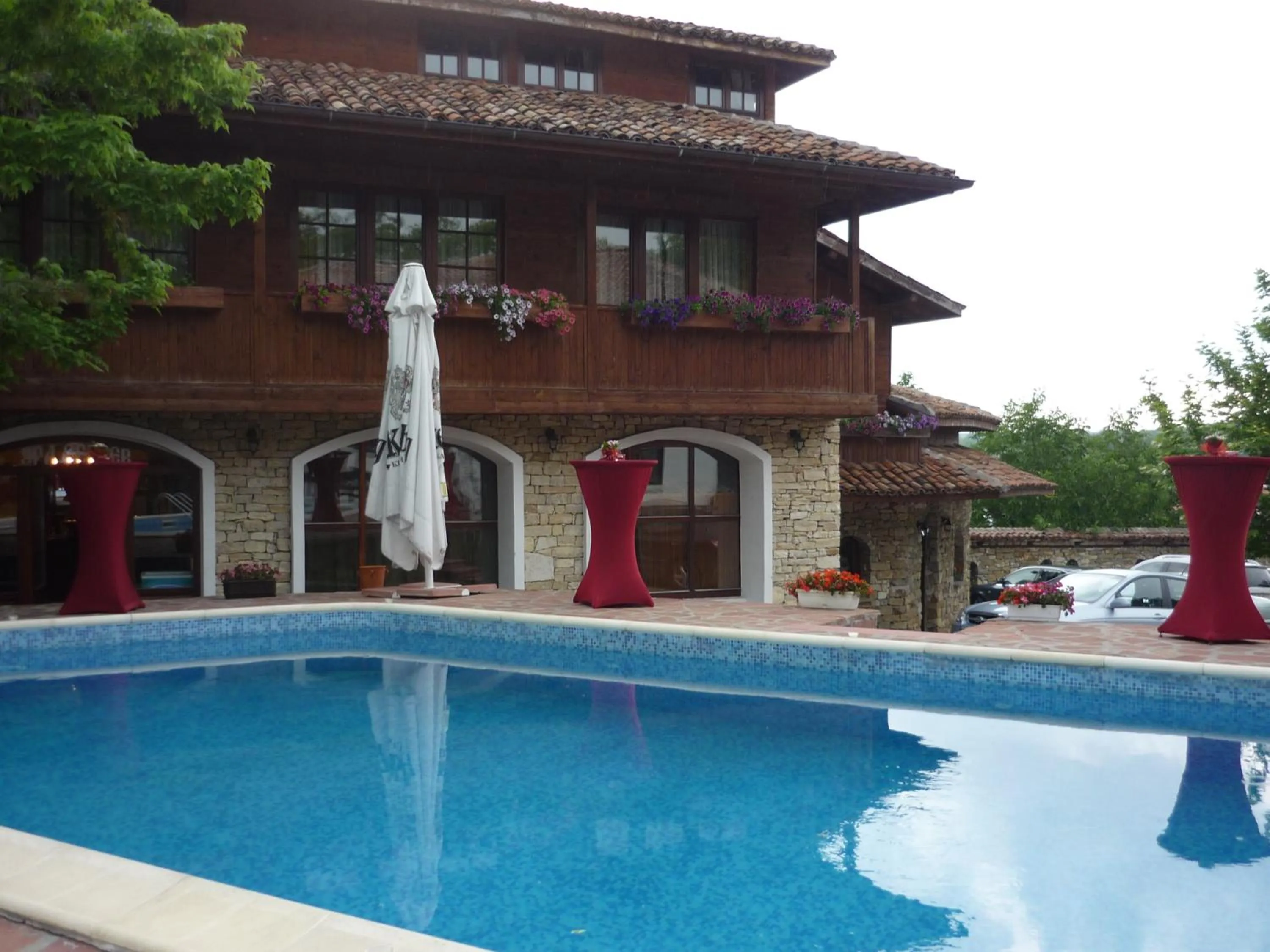 Facade/entrance in Hotel Izvora - Garden Retreat