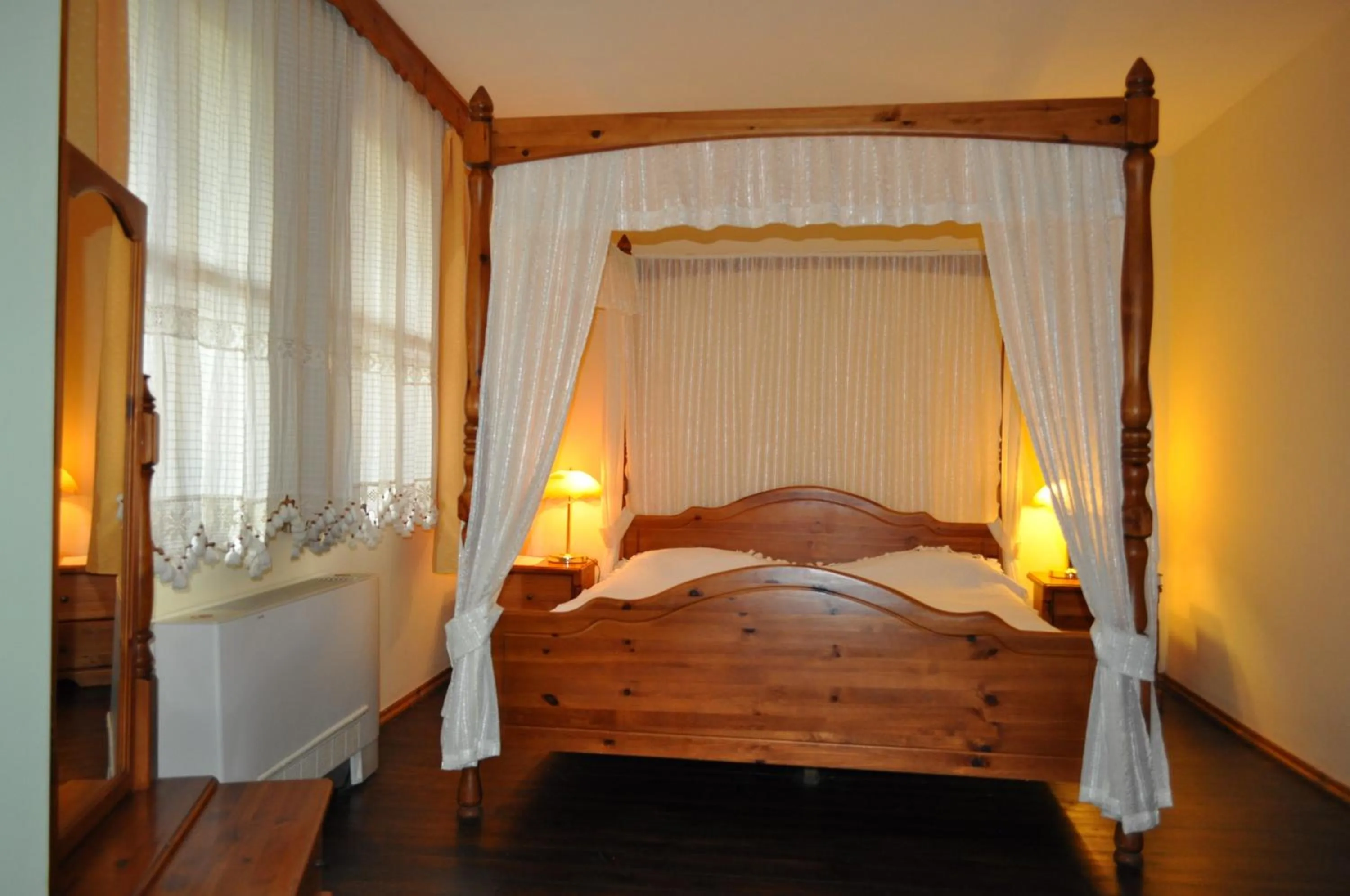 Bed in Hotel Izvora - Garden Retreat