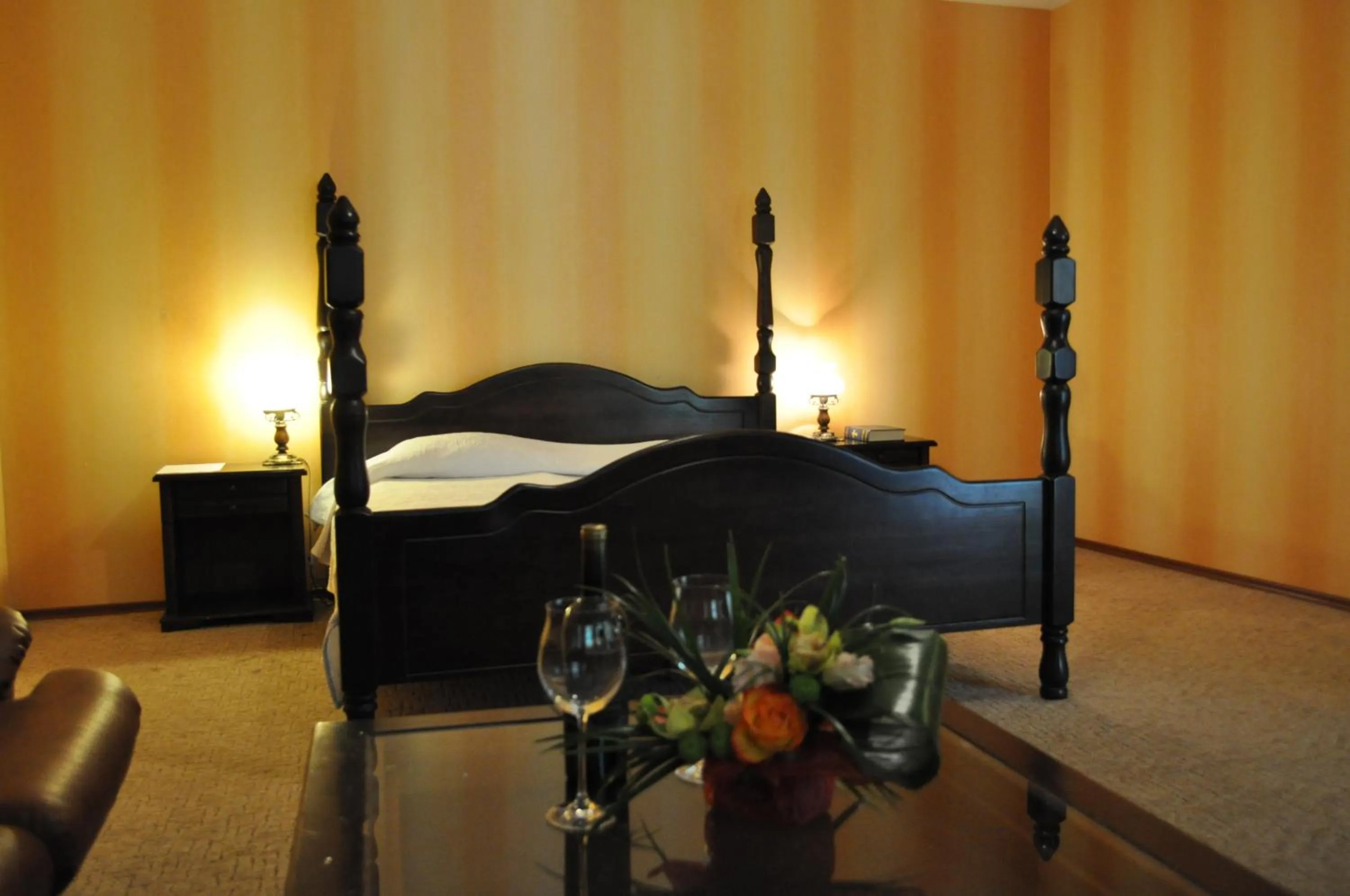 Bed in Hotel Izvora - Garden Retreat