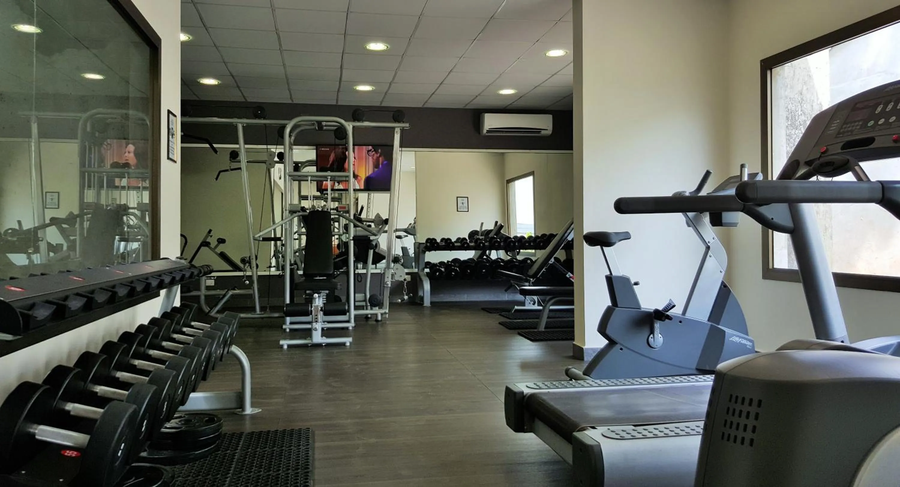 Fitness centre/facilities in Mamba Point Hotel