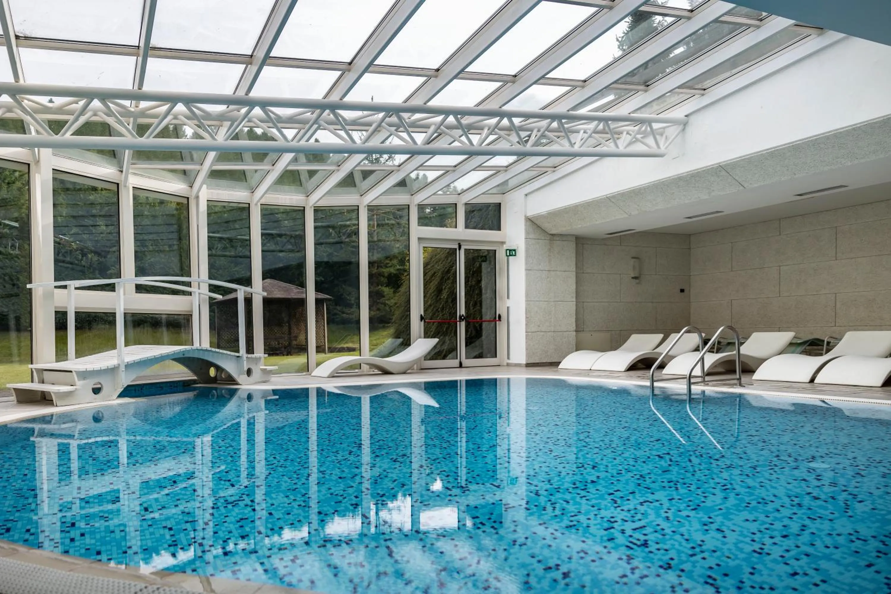 Swimming pool in Golf Hotel