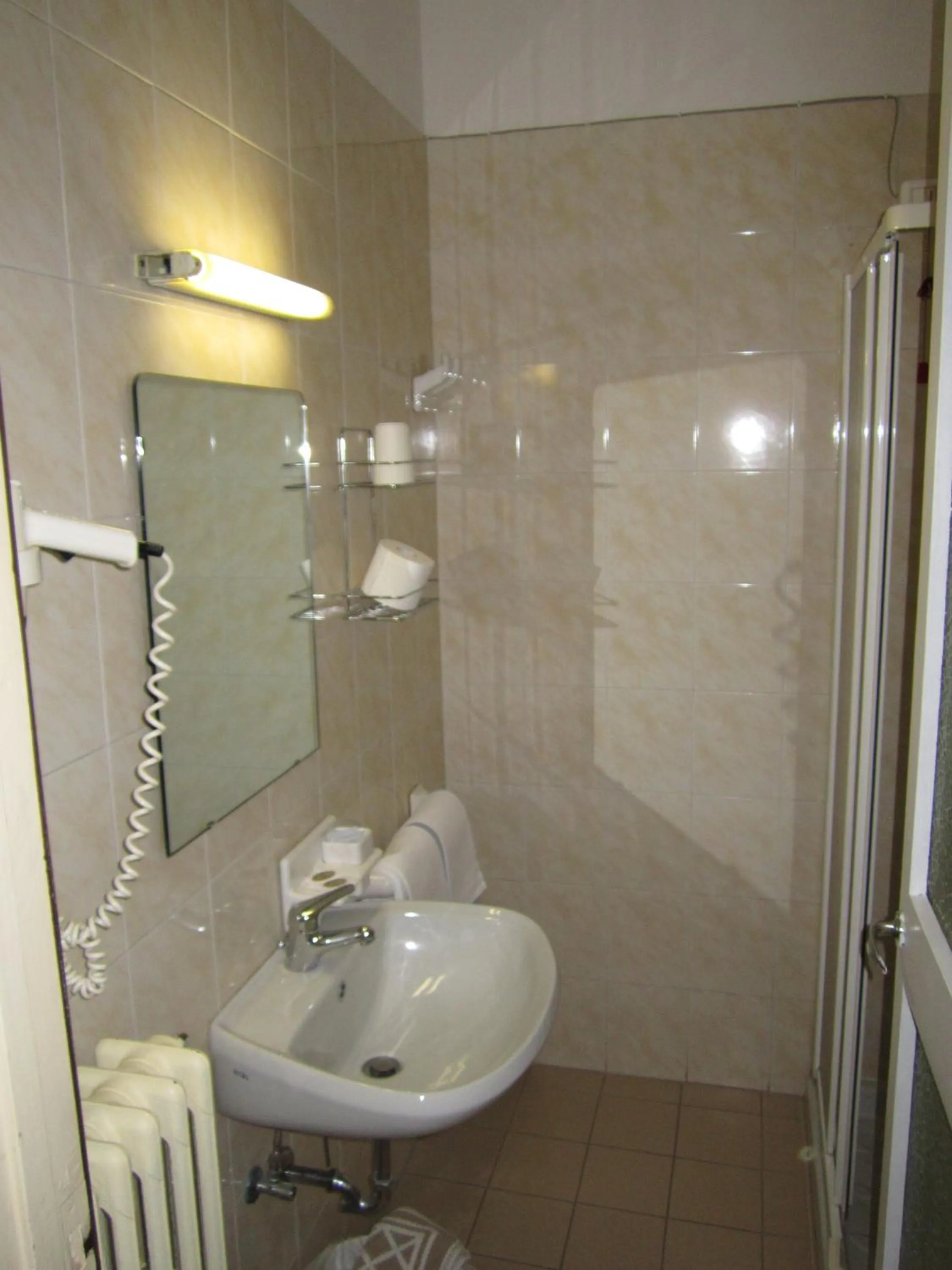 Bathroom in Hotel Marchina