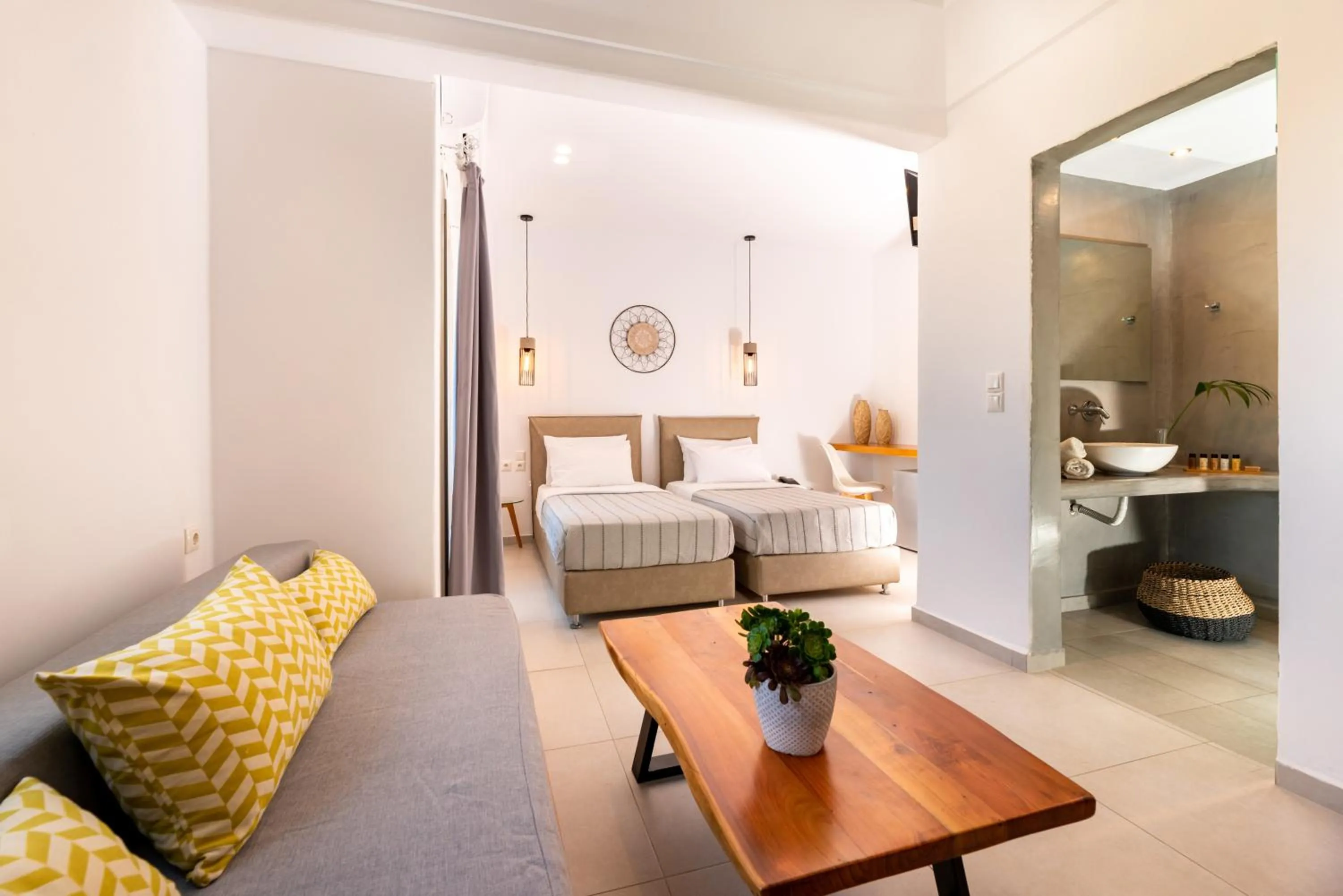 Bedroom in Kalisperis Hotel