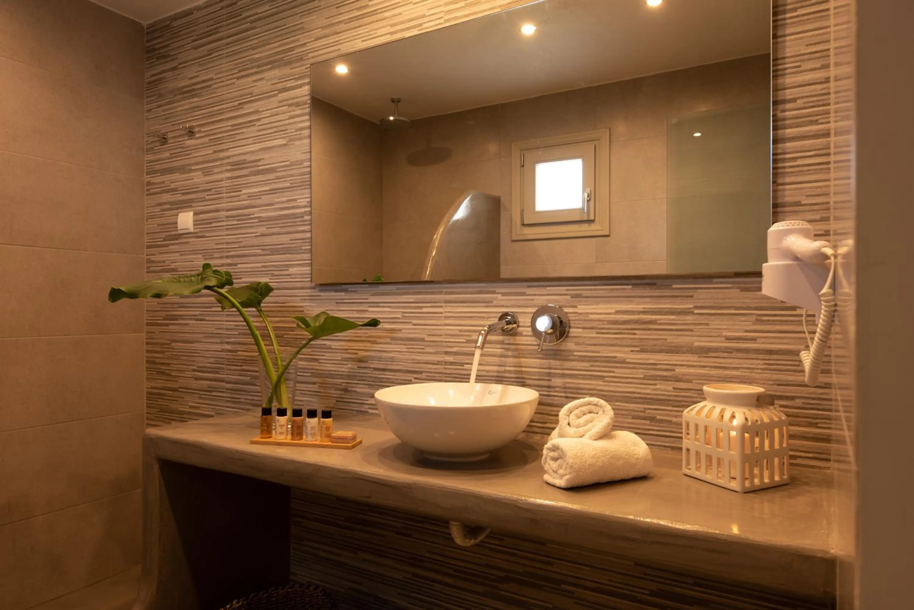 Bathroom in Kalisperis Hotel