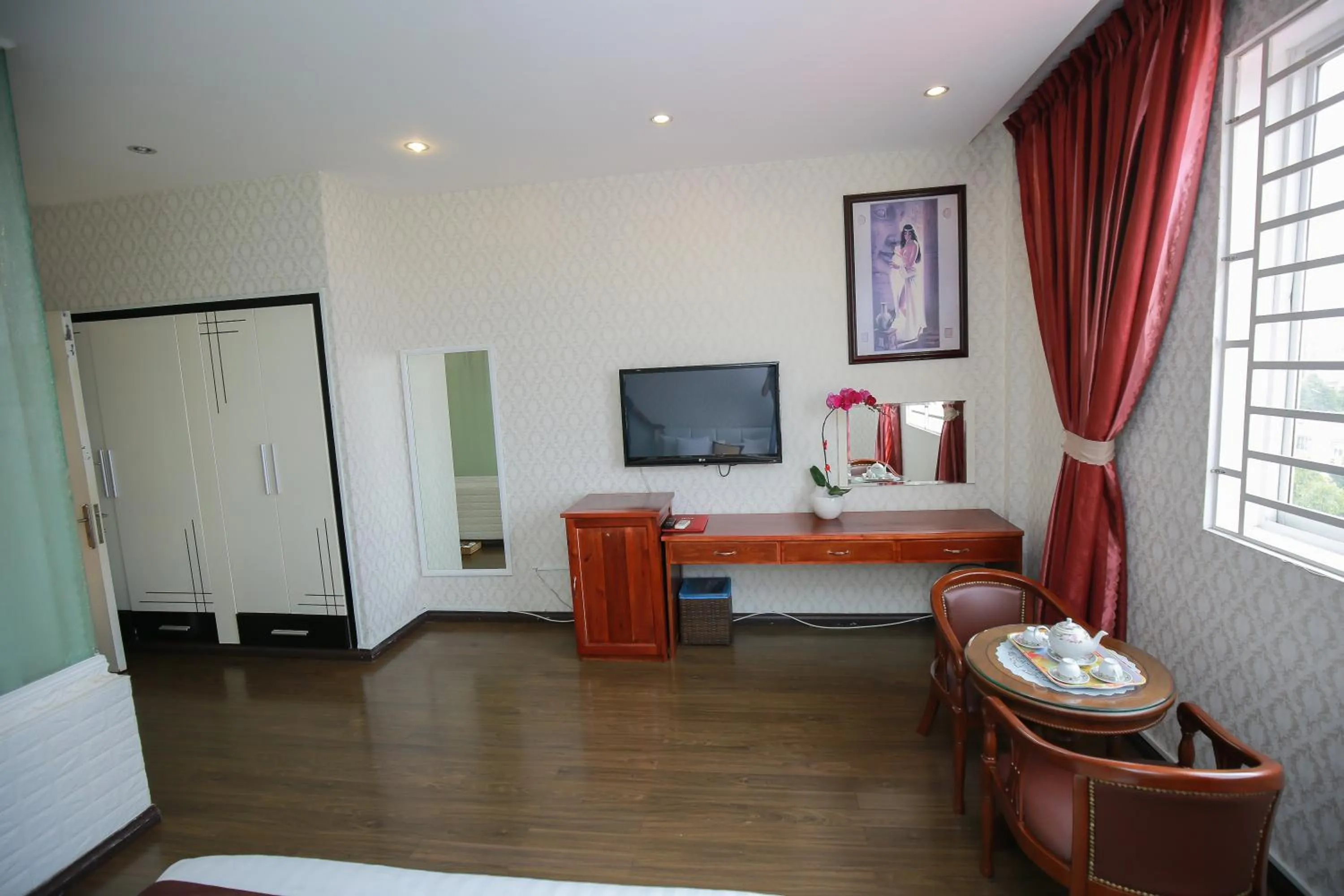 TV and multimedia in Lavender Hotel