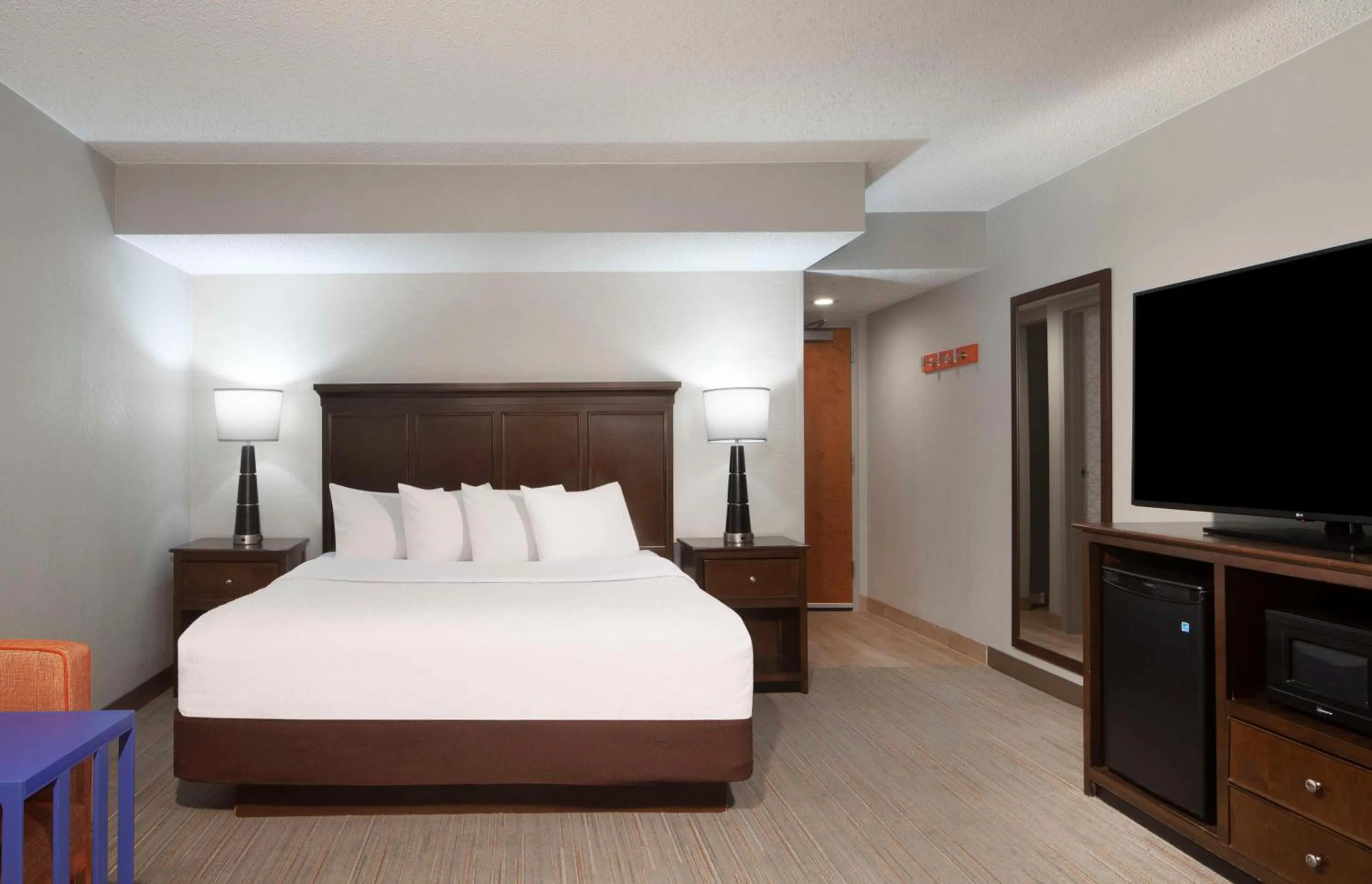 Bed in Hampton Inn Evansville