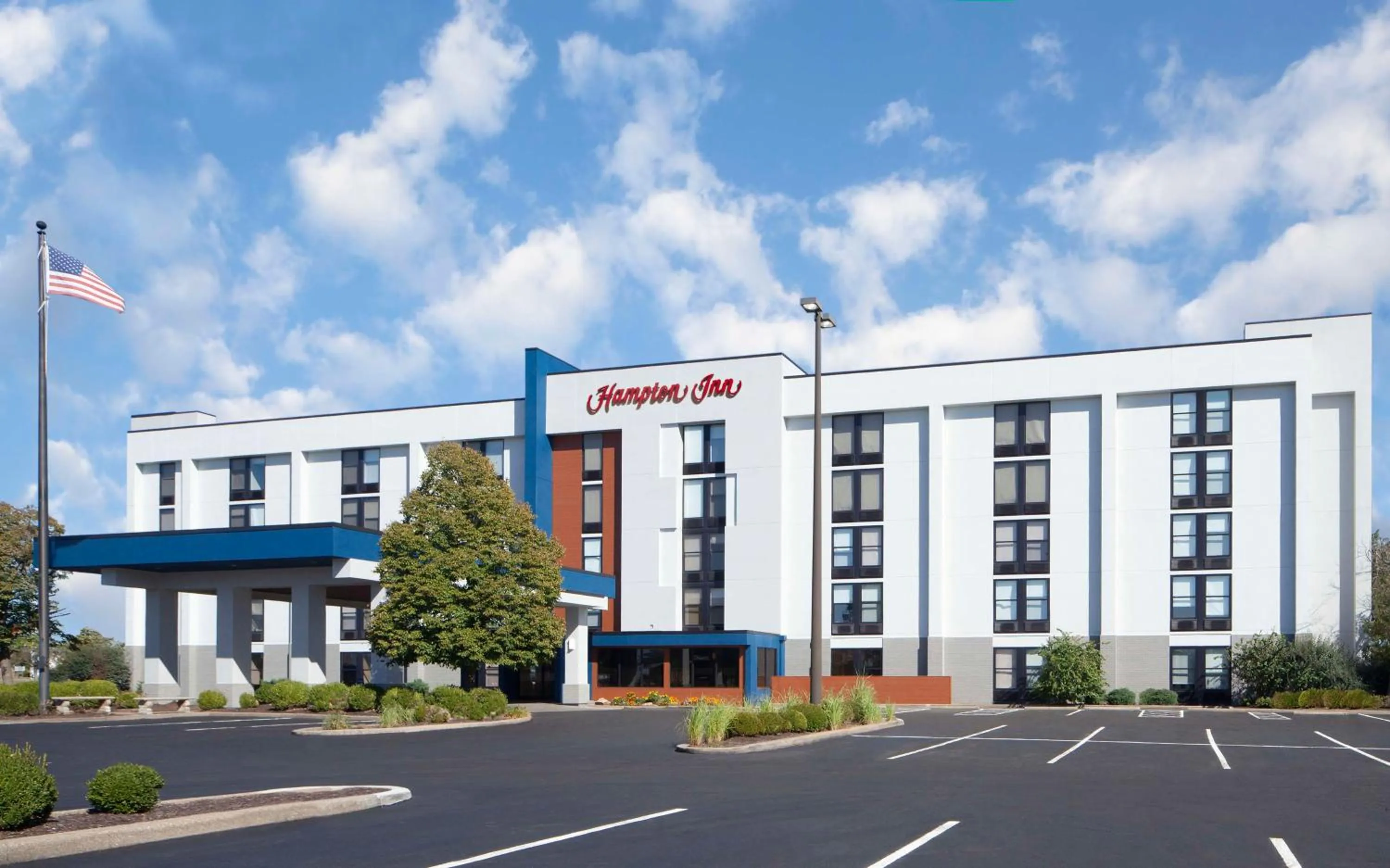 Property building in Hampton Inn Evansville