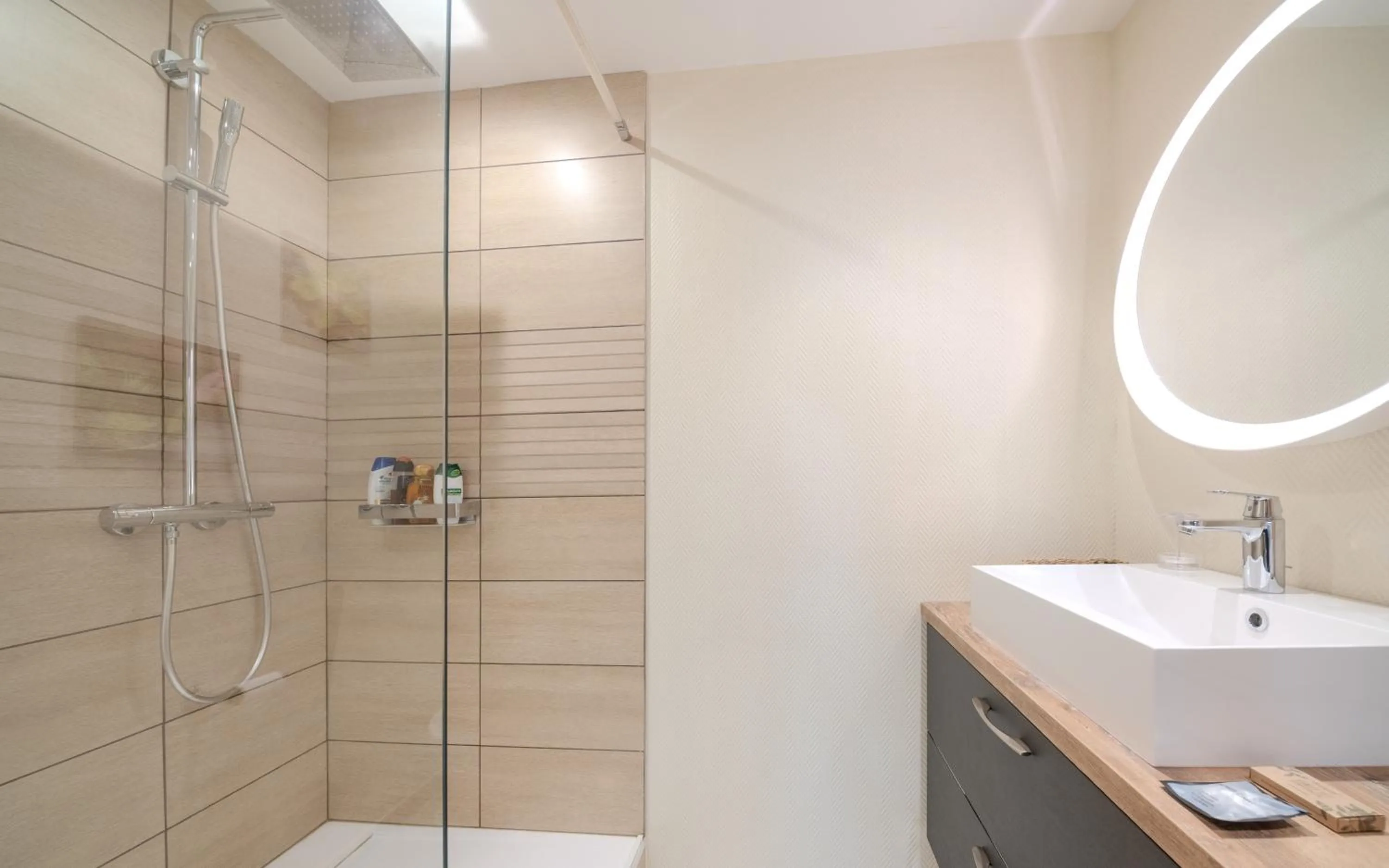 Bathroom in Chambre d'hôtes Au Coeur De NancyB&B proche gare de Nancy