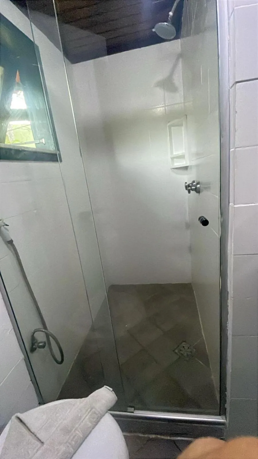 Shower in Pousada Saint Germain