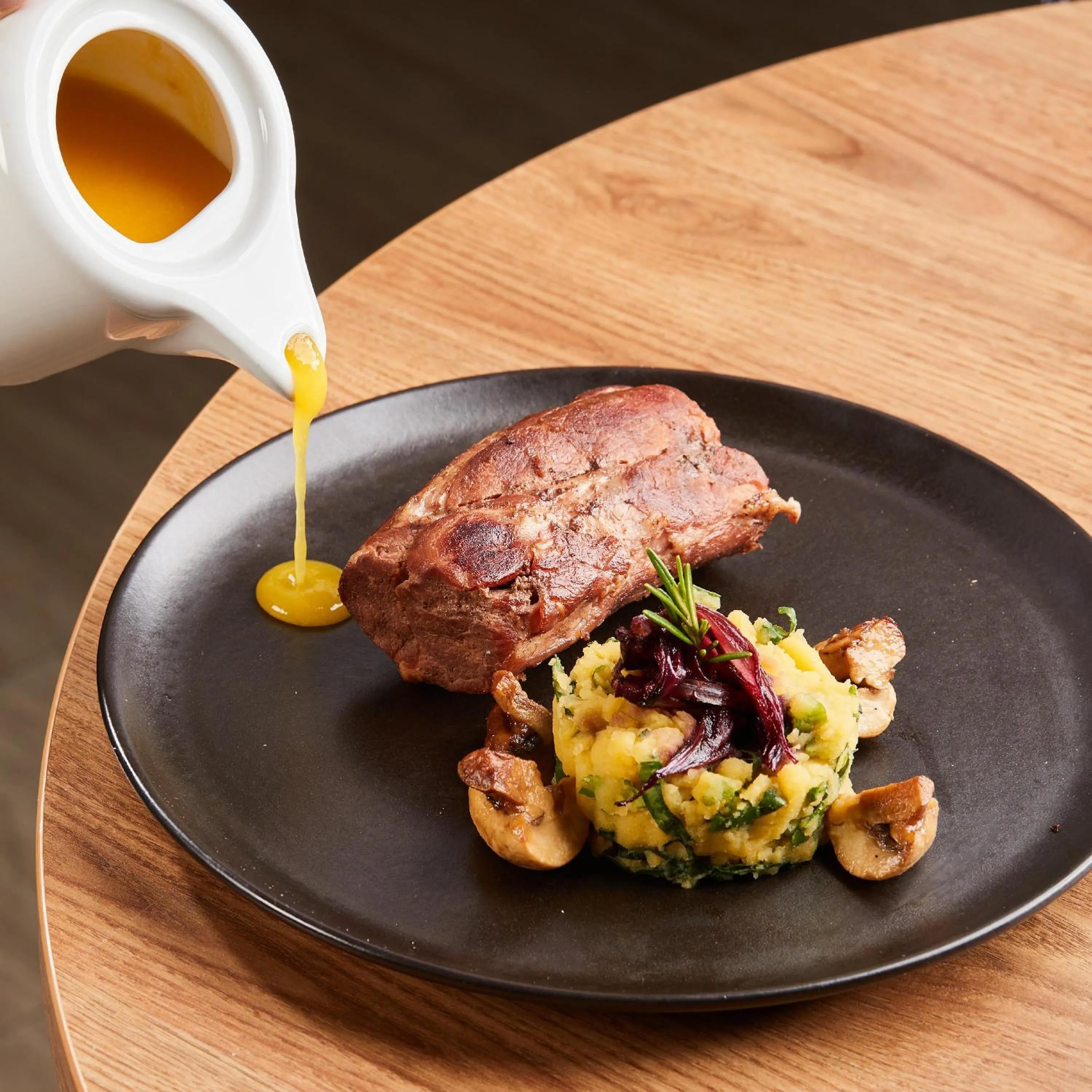 Restaurant/places to eat in Hilton DoubleTree Bogotá Salitre AR