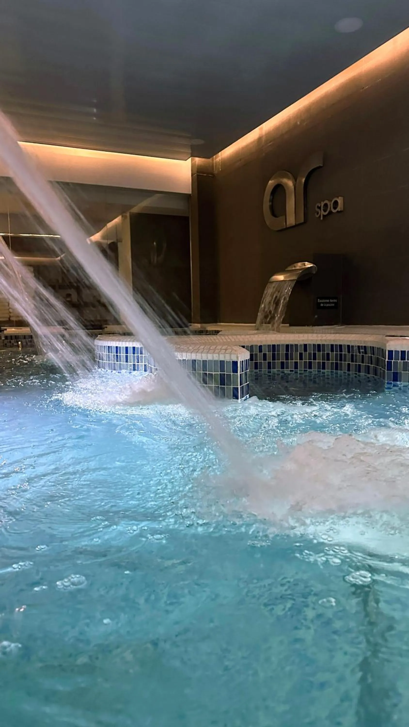 Swimming pool in Hilton DoubleTree Bogotá Salitre AR