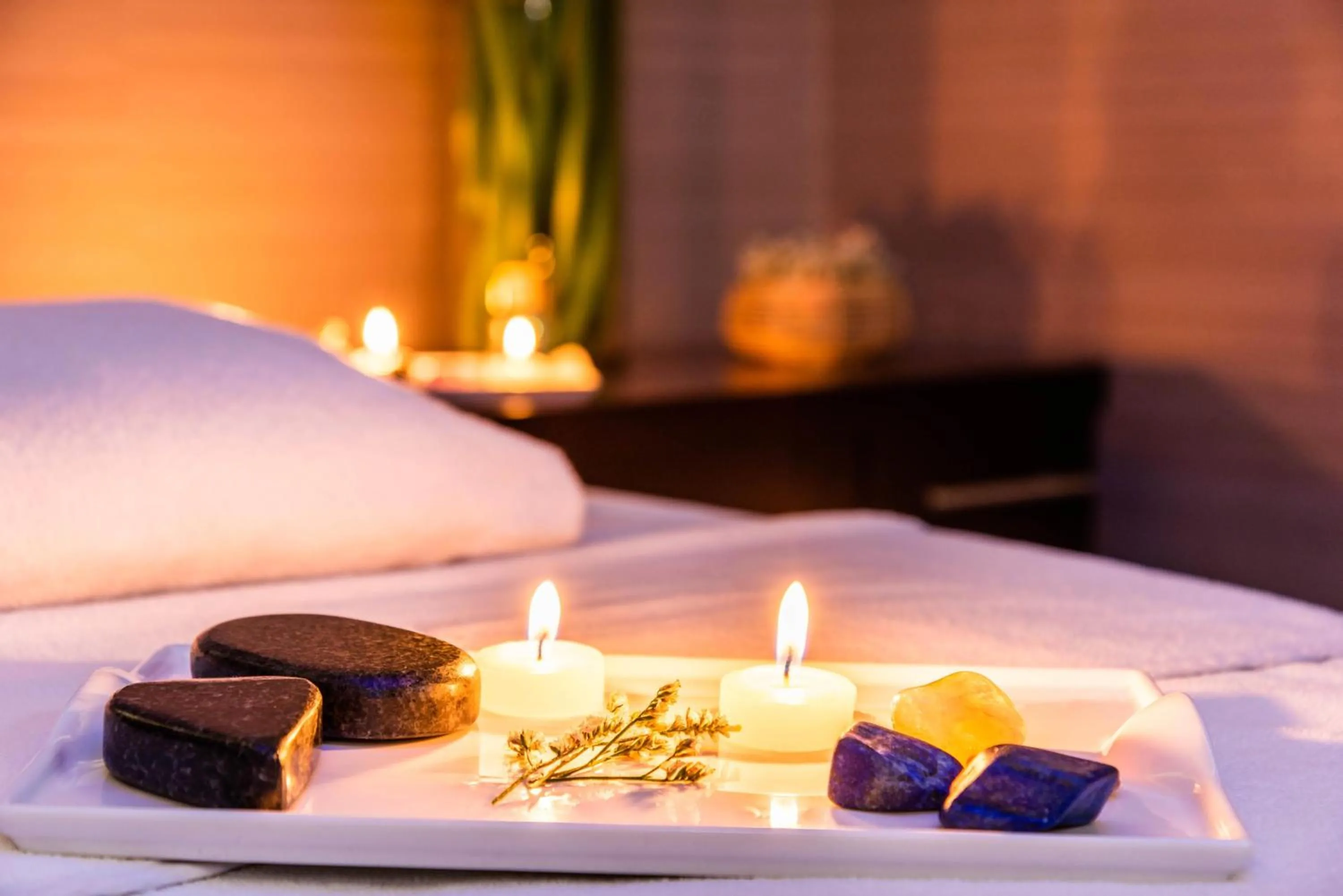 Pool view, Bed in Hilton DoubleTree Bogotá Salitre AR