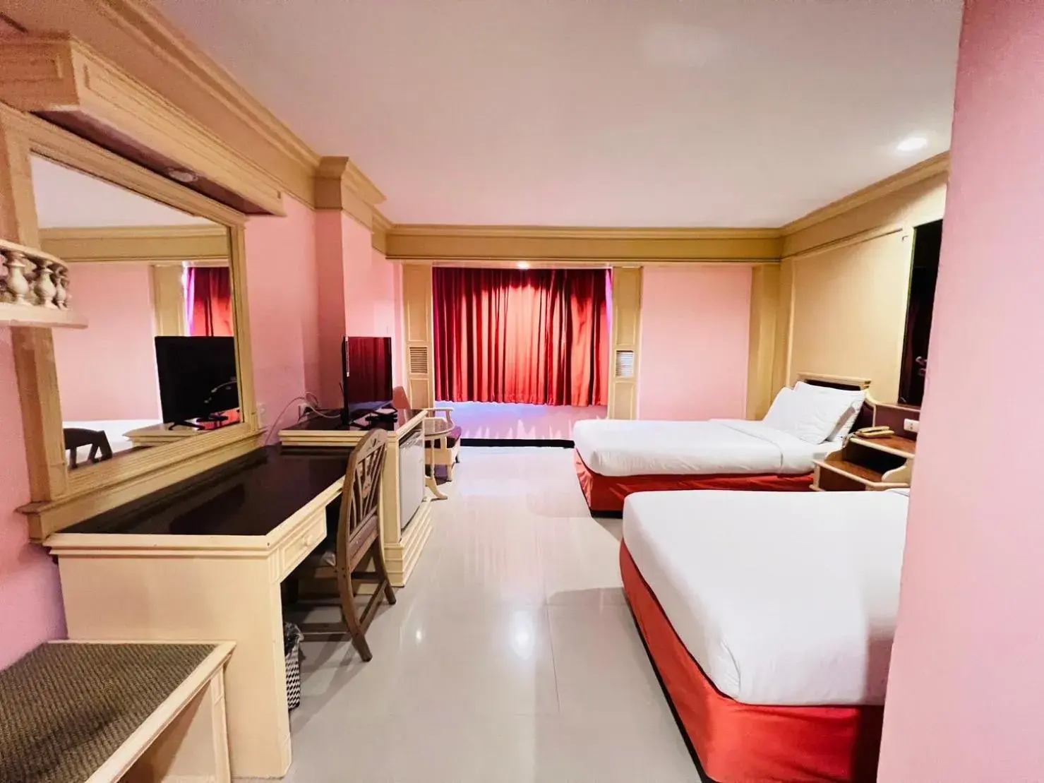 Superior Twin Room in AA Hotel Pattaya Superior Twin Room in AA Hotel Pattaya