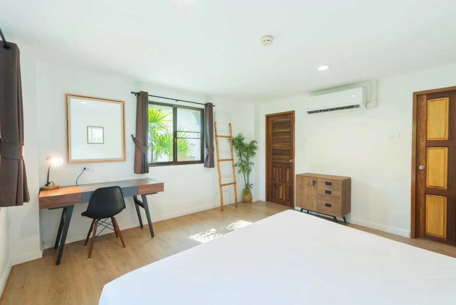 Bed in Dolphin Bay Beach Resort