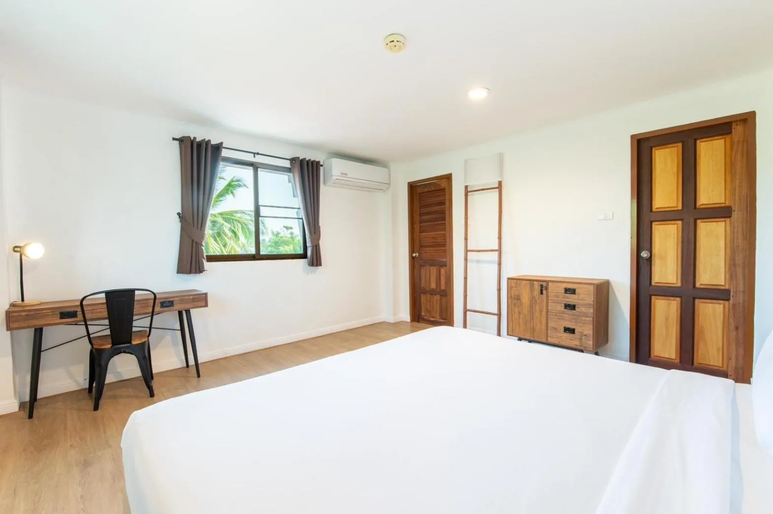 Bed in Dolphin Bay Beach Resort