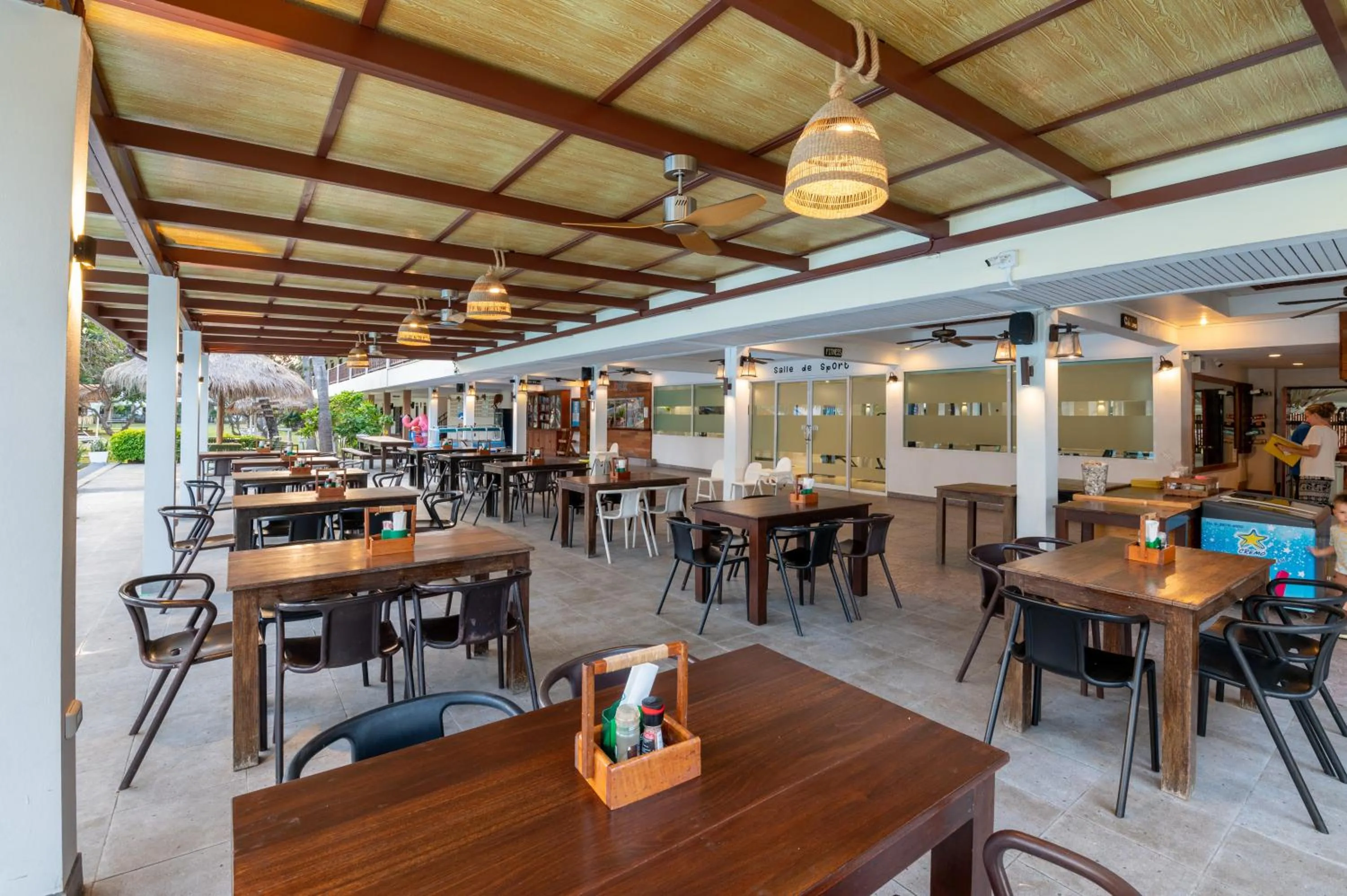 Restaurant/places to eat in Dolphin Bay Beach Resort