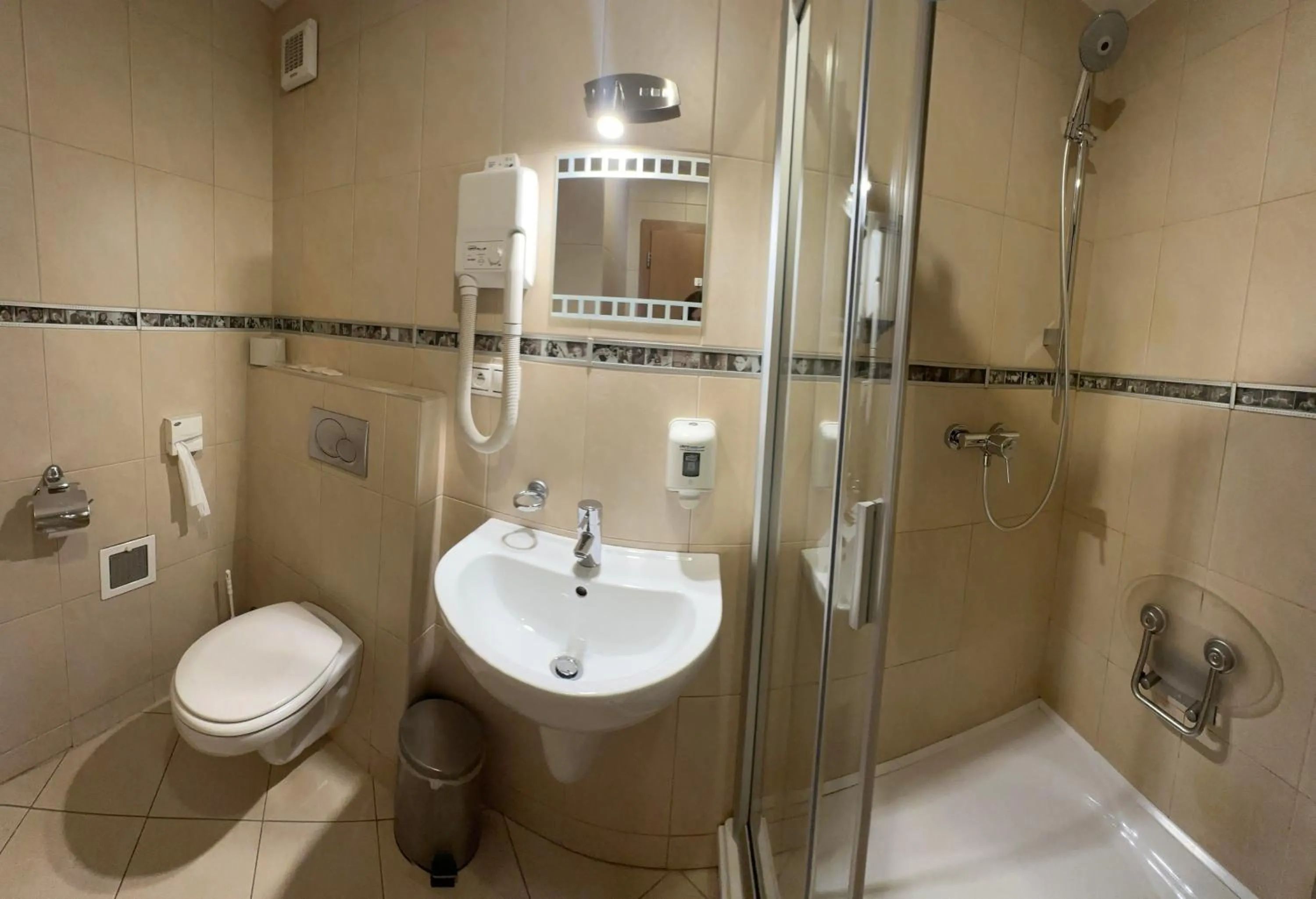 Bathroom in Hotel Muza