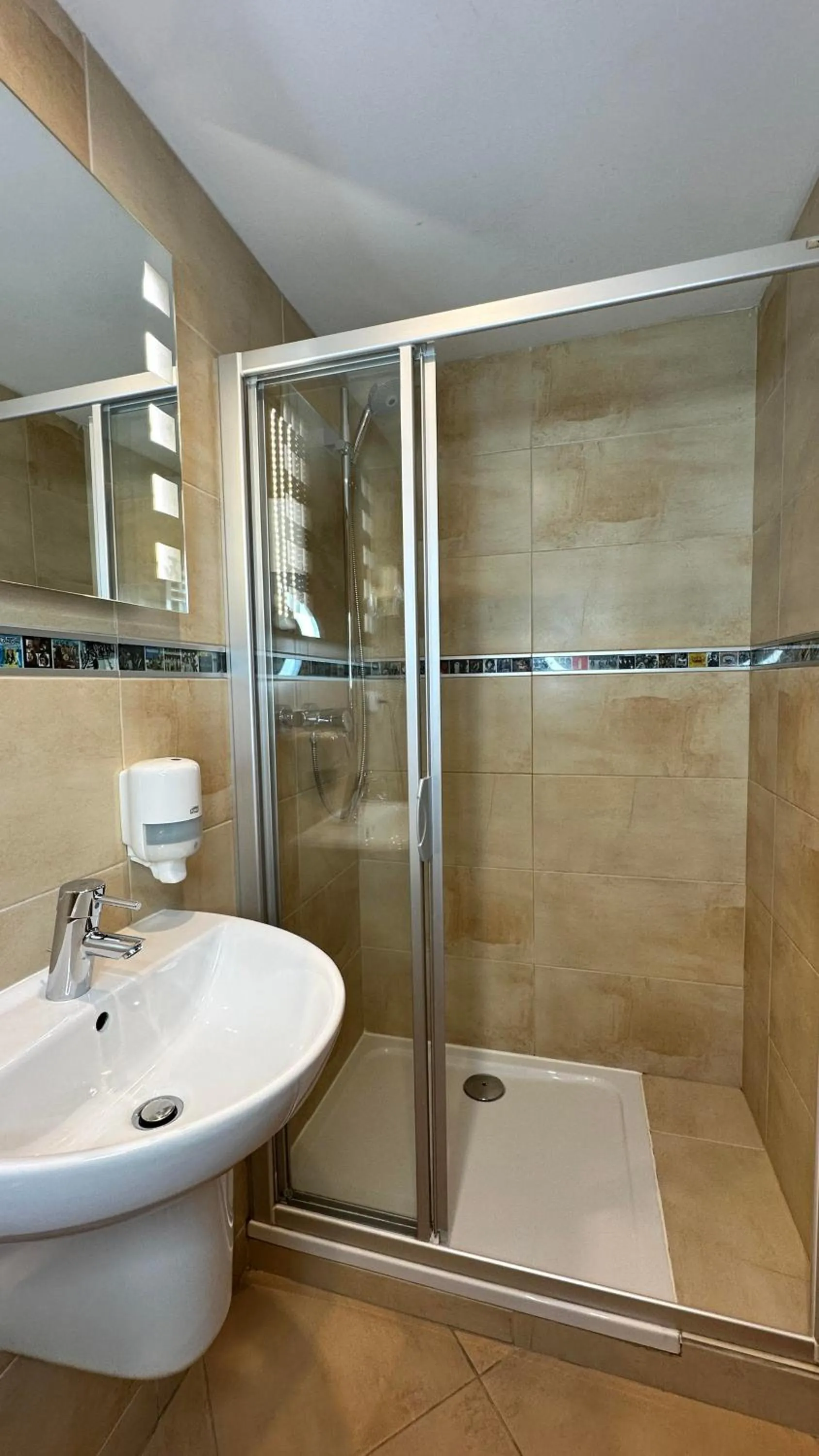 Bathroom in Hotel Muza