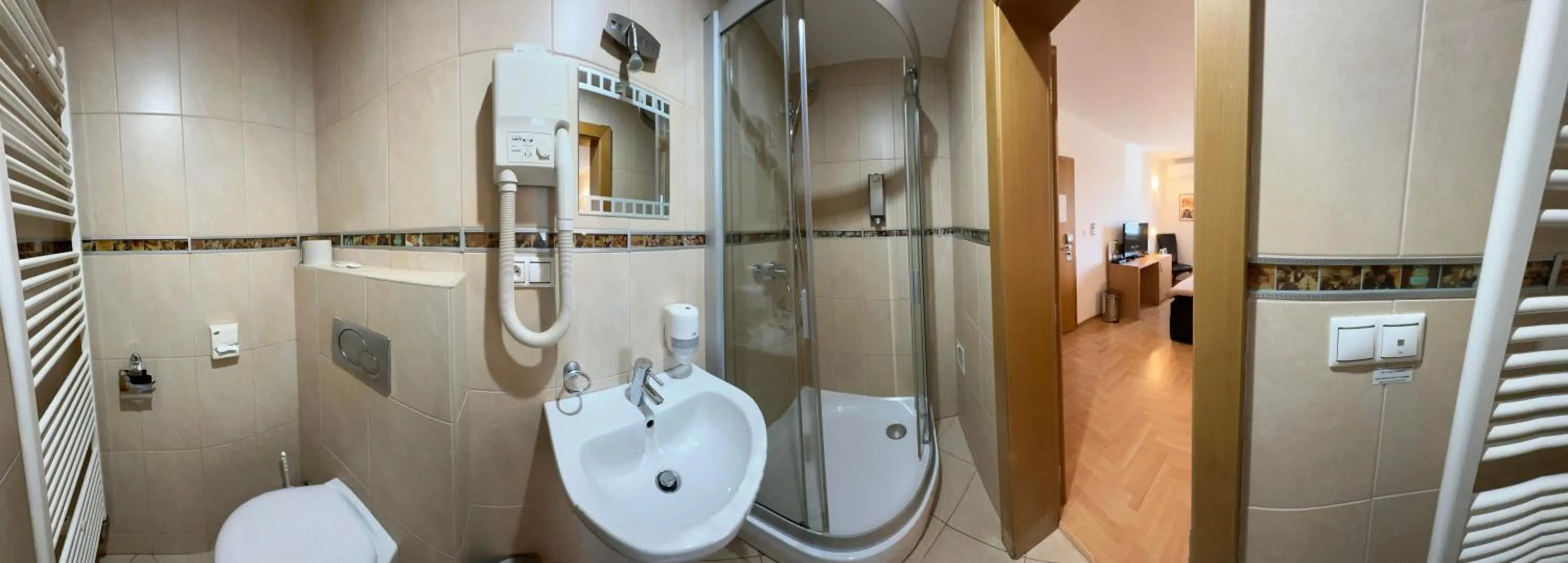 Bathroom in Hotel Muza