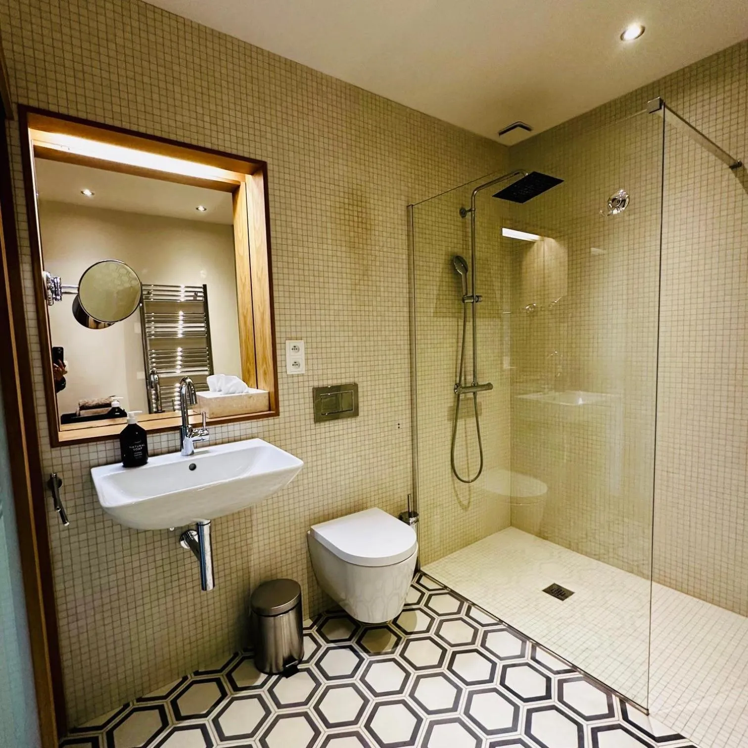 Shower in Mas des Olives