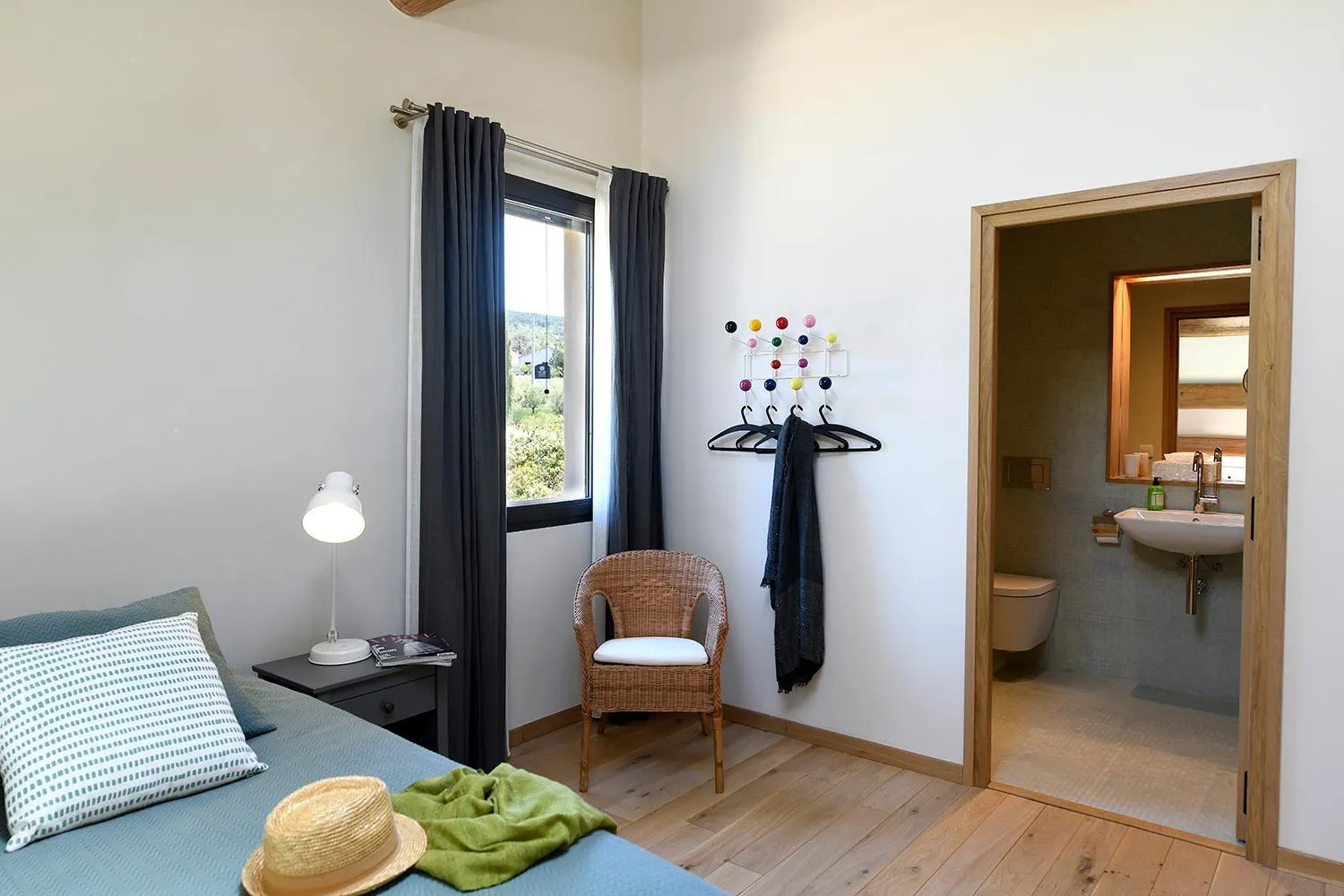 Bathroom, Bed in Mas des Olives