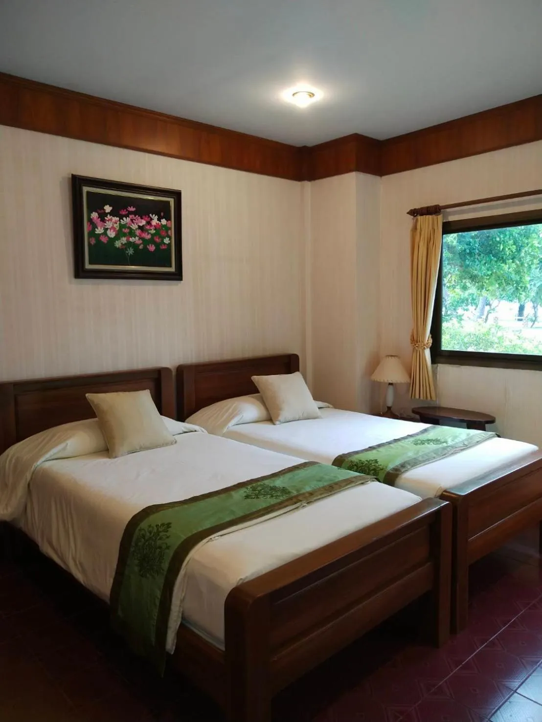 Bed in Samroiyod Holiday Resort