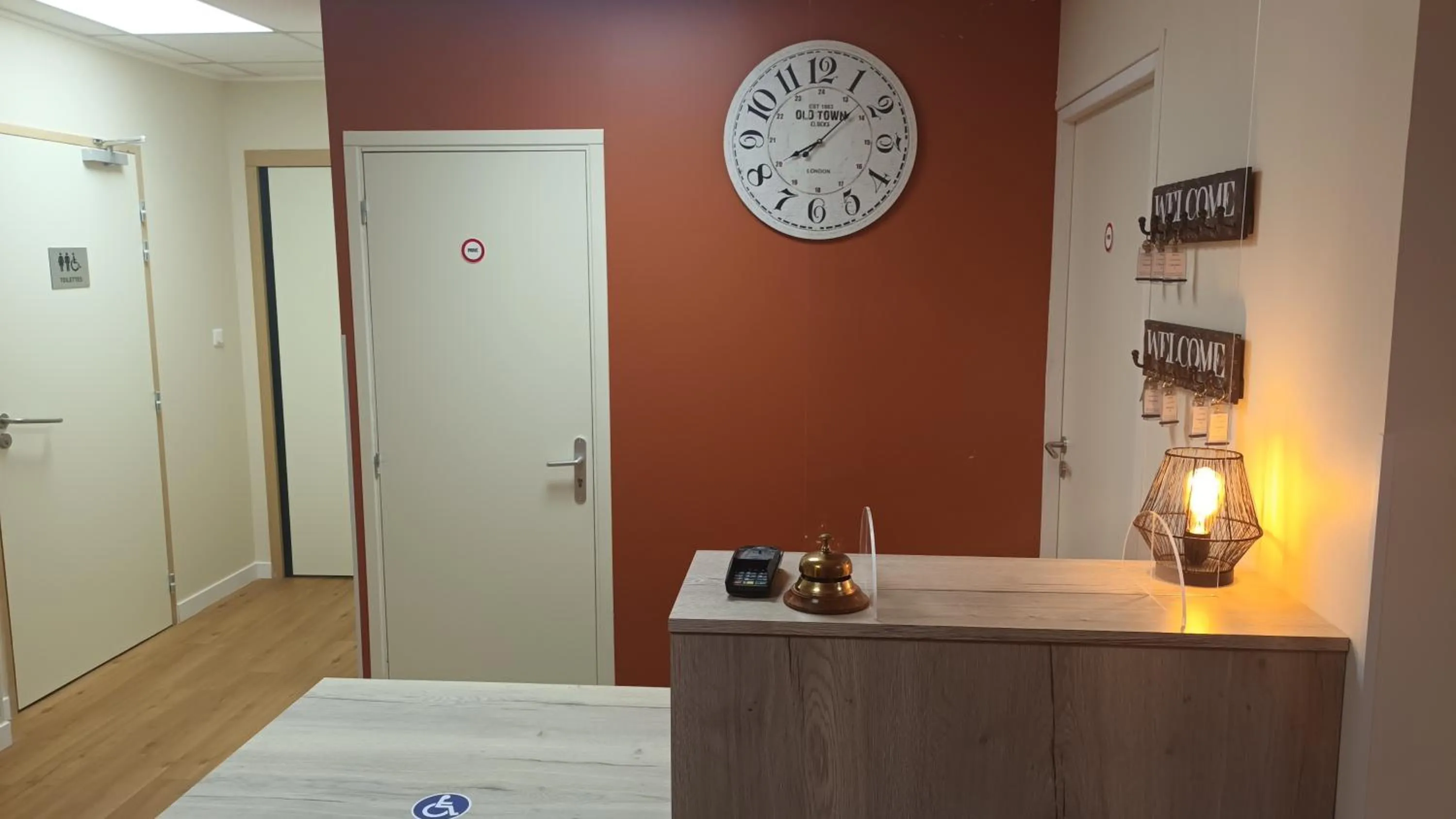 Lobby or reception, Bed in Le Petit Logis