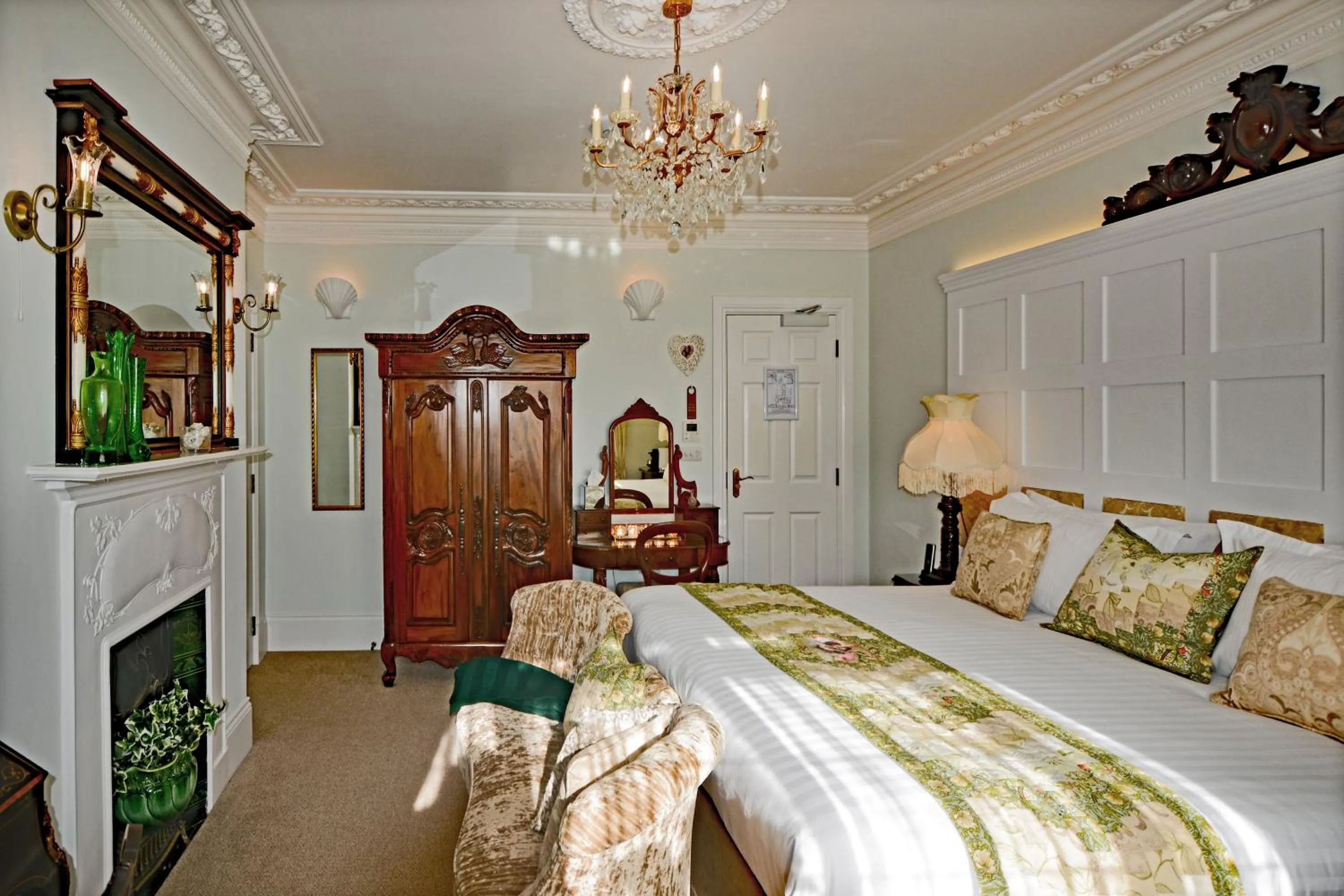 Bedroom, Bed in Haven Hall Hotel