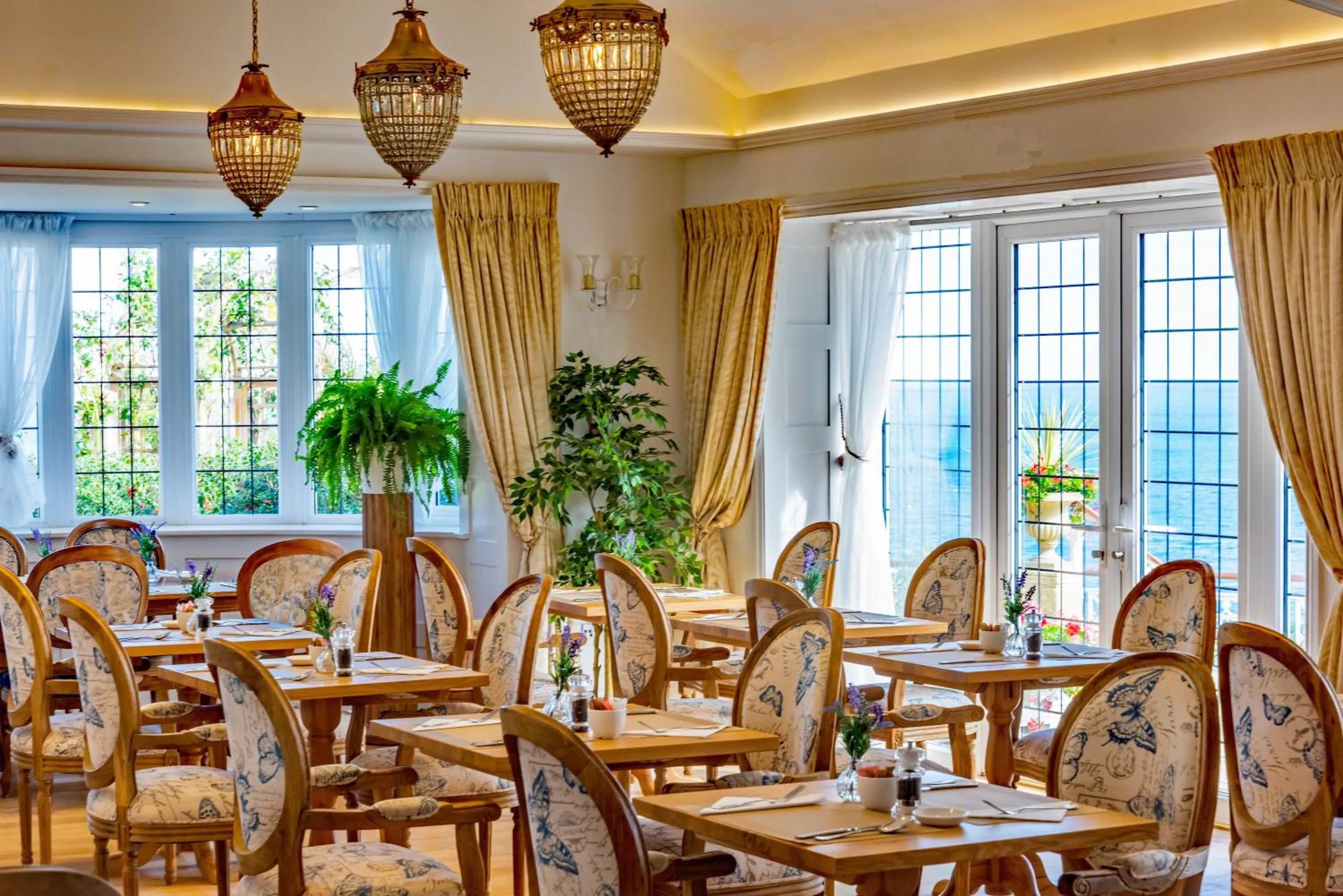 Restaurant/places to eat in Haven Hall Hotel
