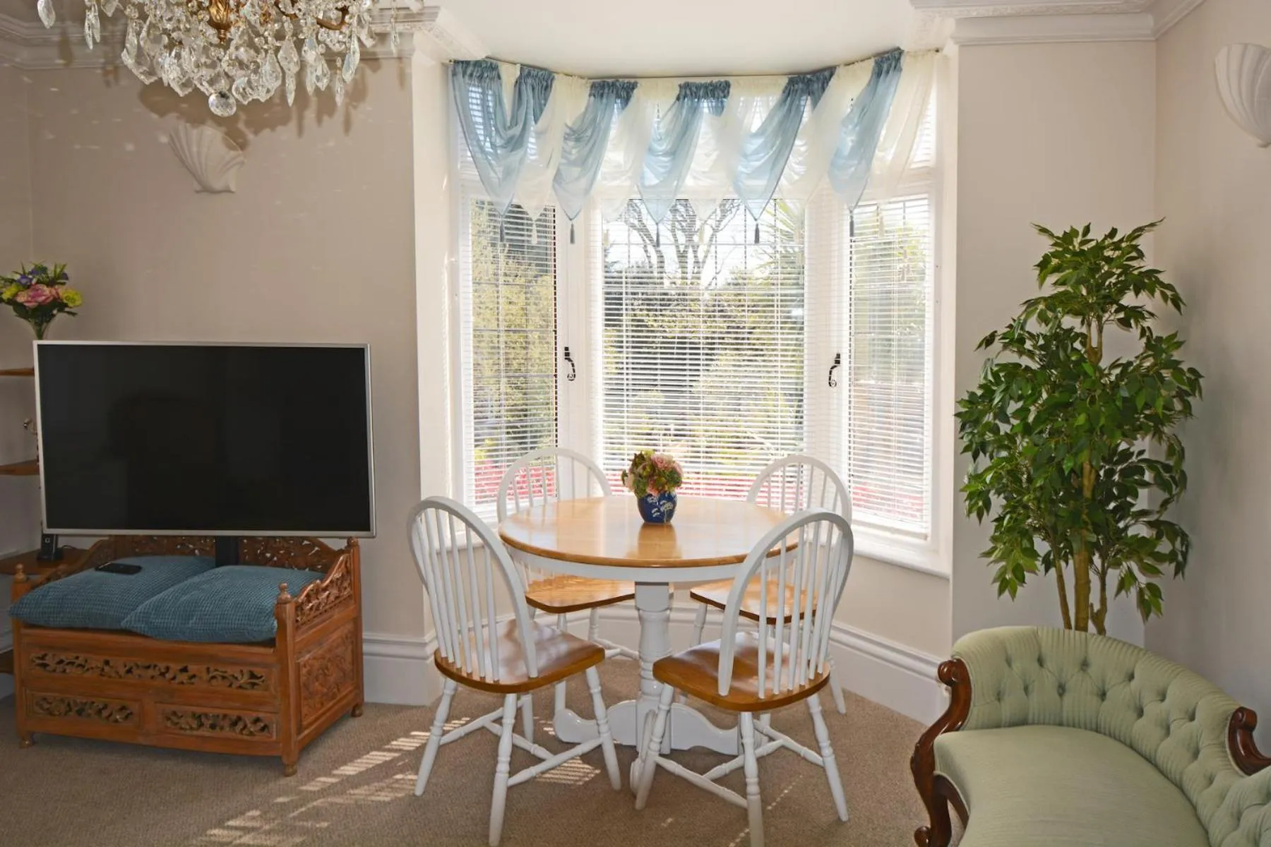 TV and multimedia in Haven Hall Hotel