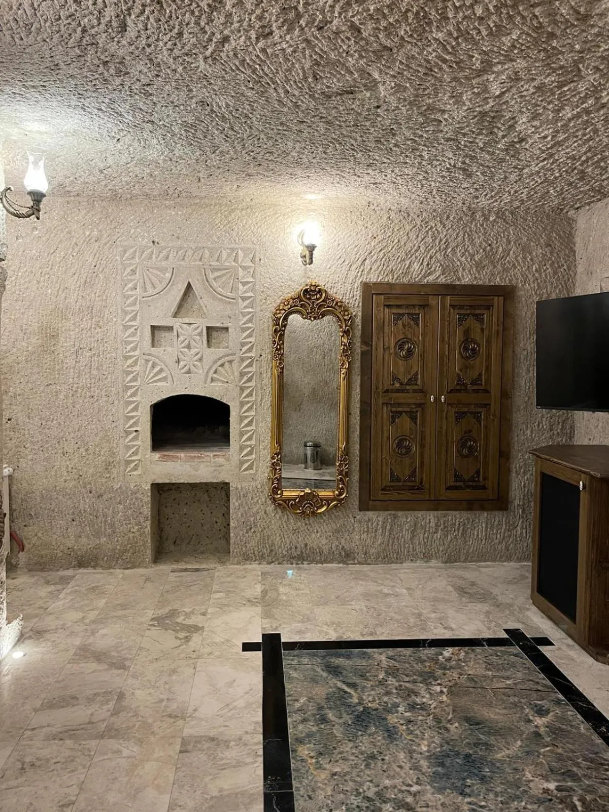 TV and multimedia in Cappadocia Empire Cave Hotel