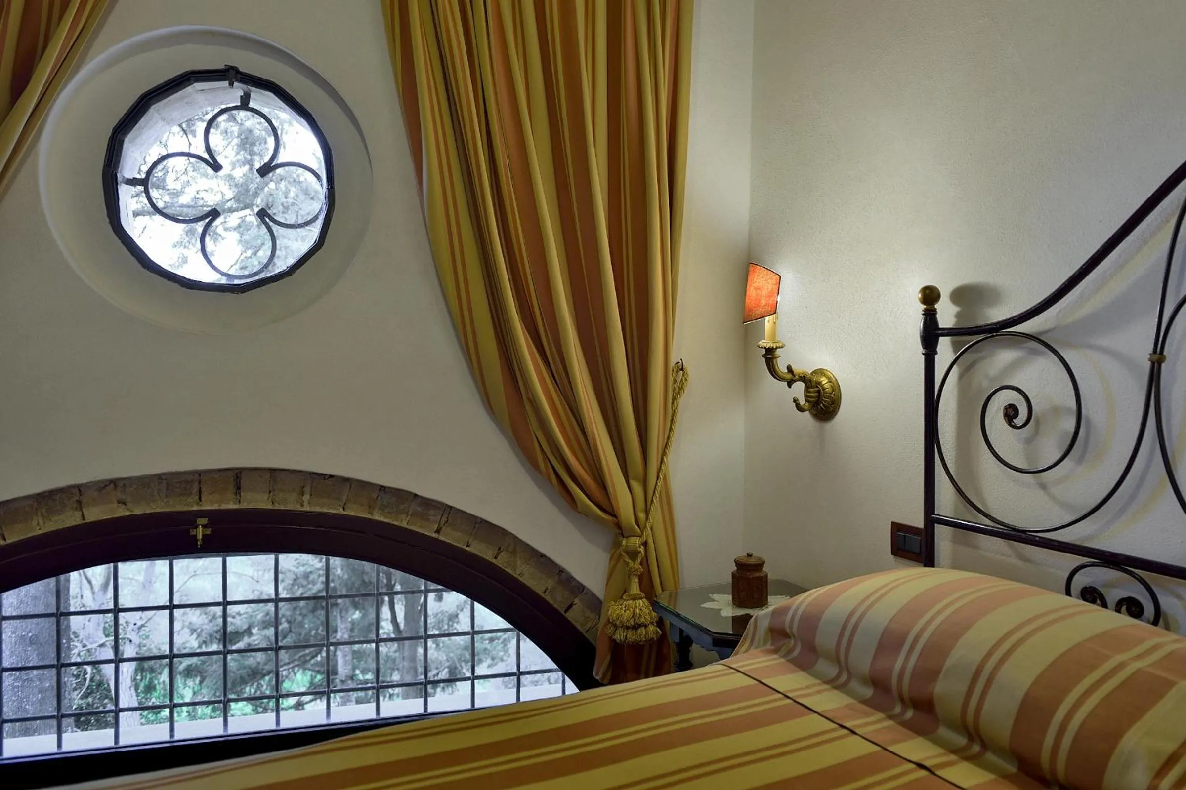 Bedroom, Bed in Castelletto di Montebenichi