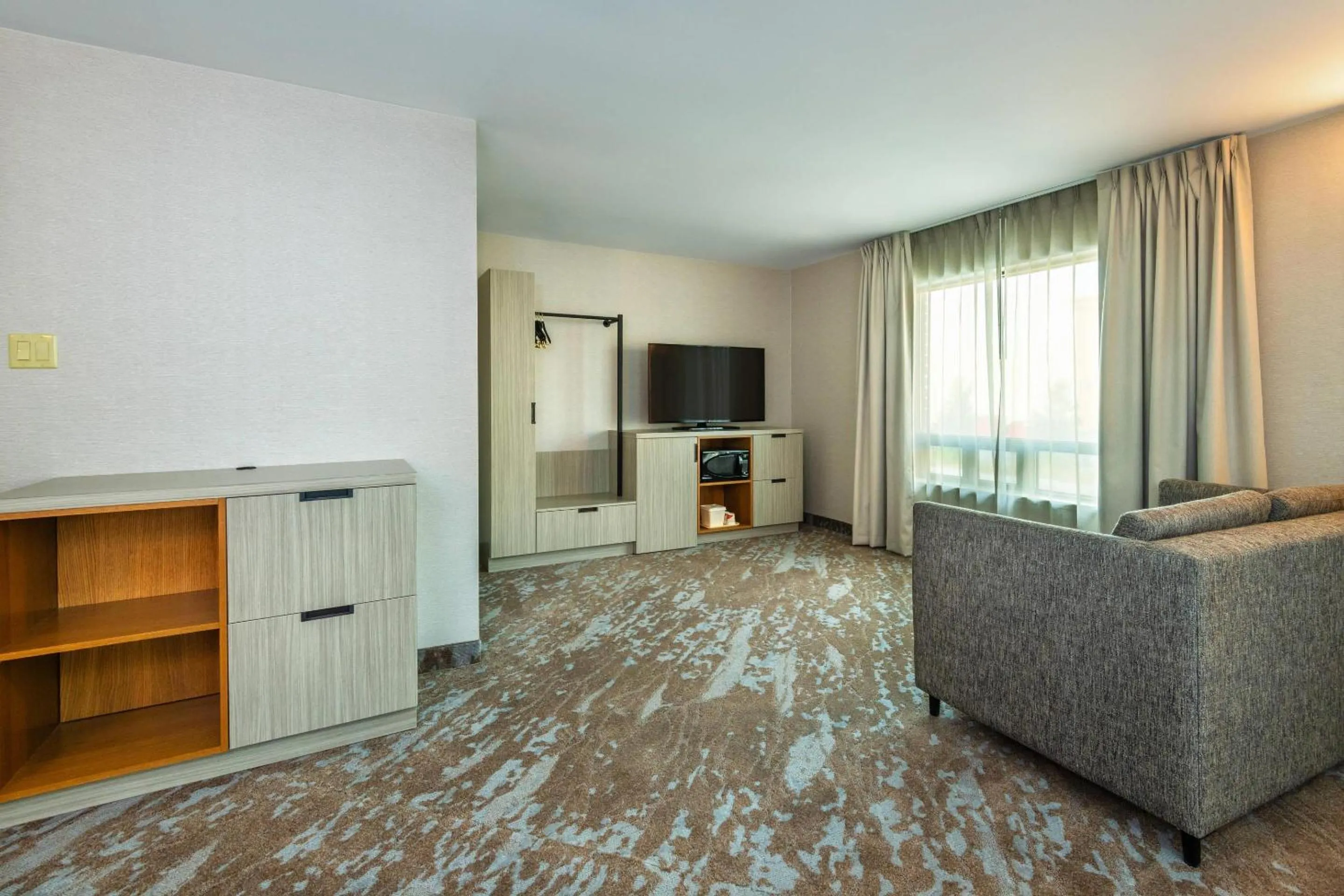 Bedroom in Comfort Inn Hwy 401