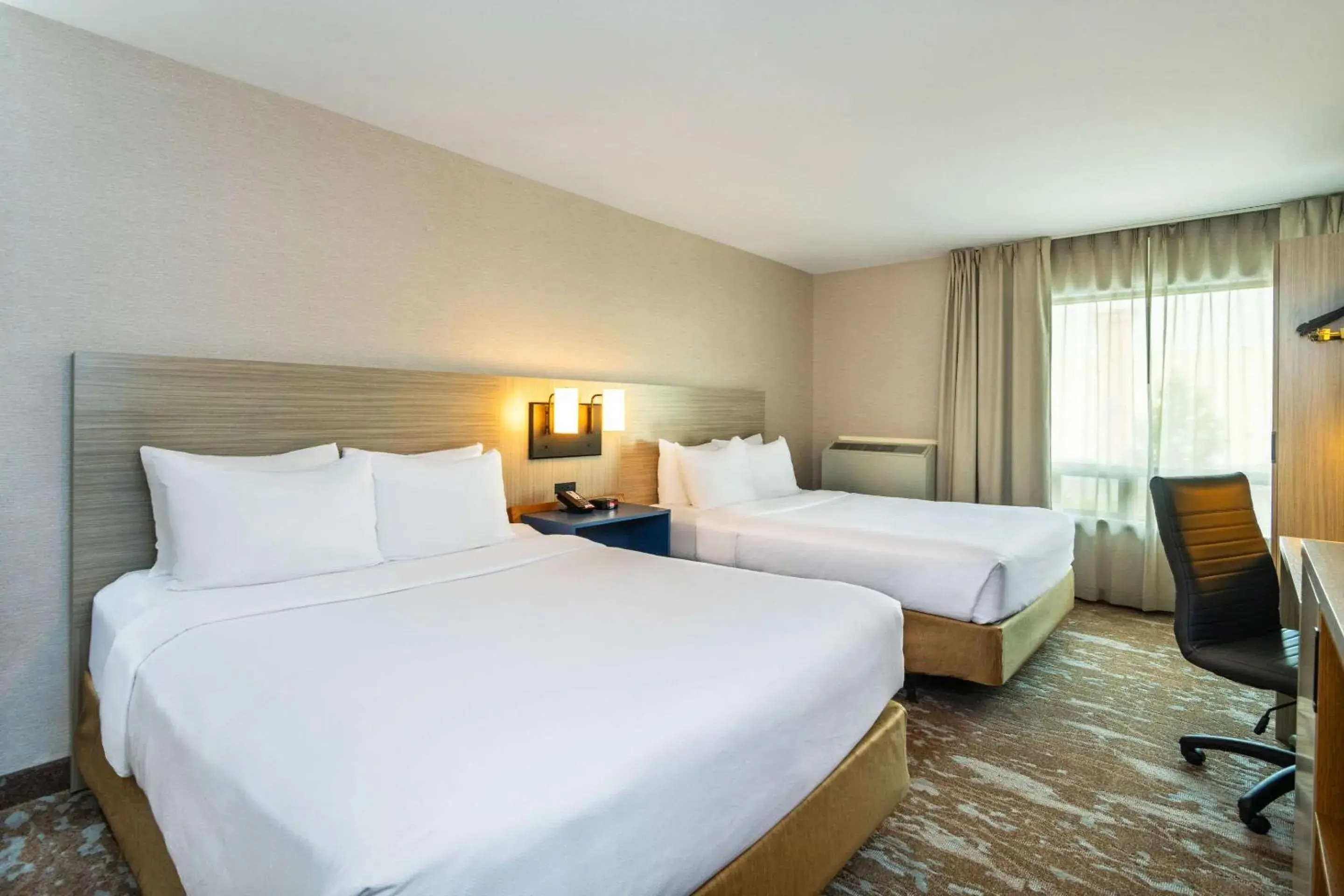 Double Room with Two Double Beds - Upper Floor in Comfort Inn Hwy 401 Double Room with Two Double Beds - Upper Floor in Comfort Inn Hwy 401