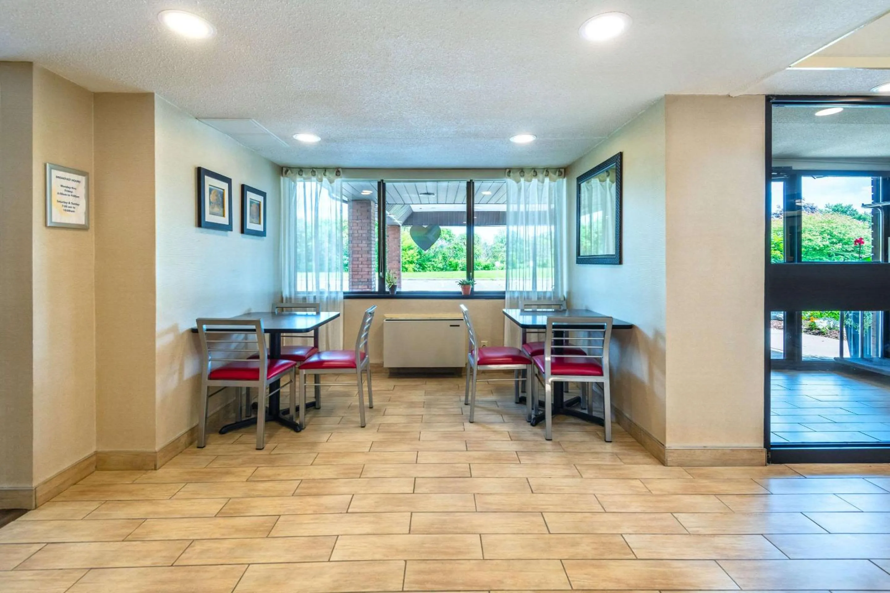 Lobby or reception in Comfort Inn Hwy 401