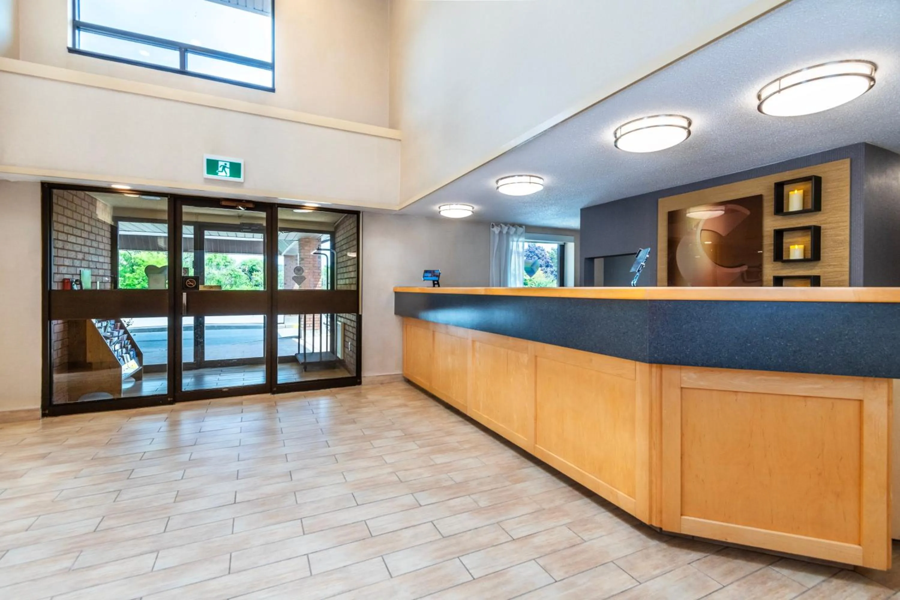 Lobby or reception in Comfort Inn Hwy 401