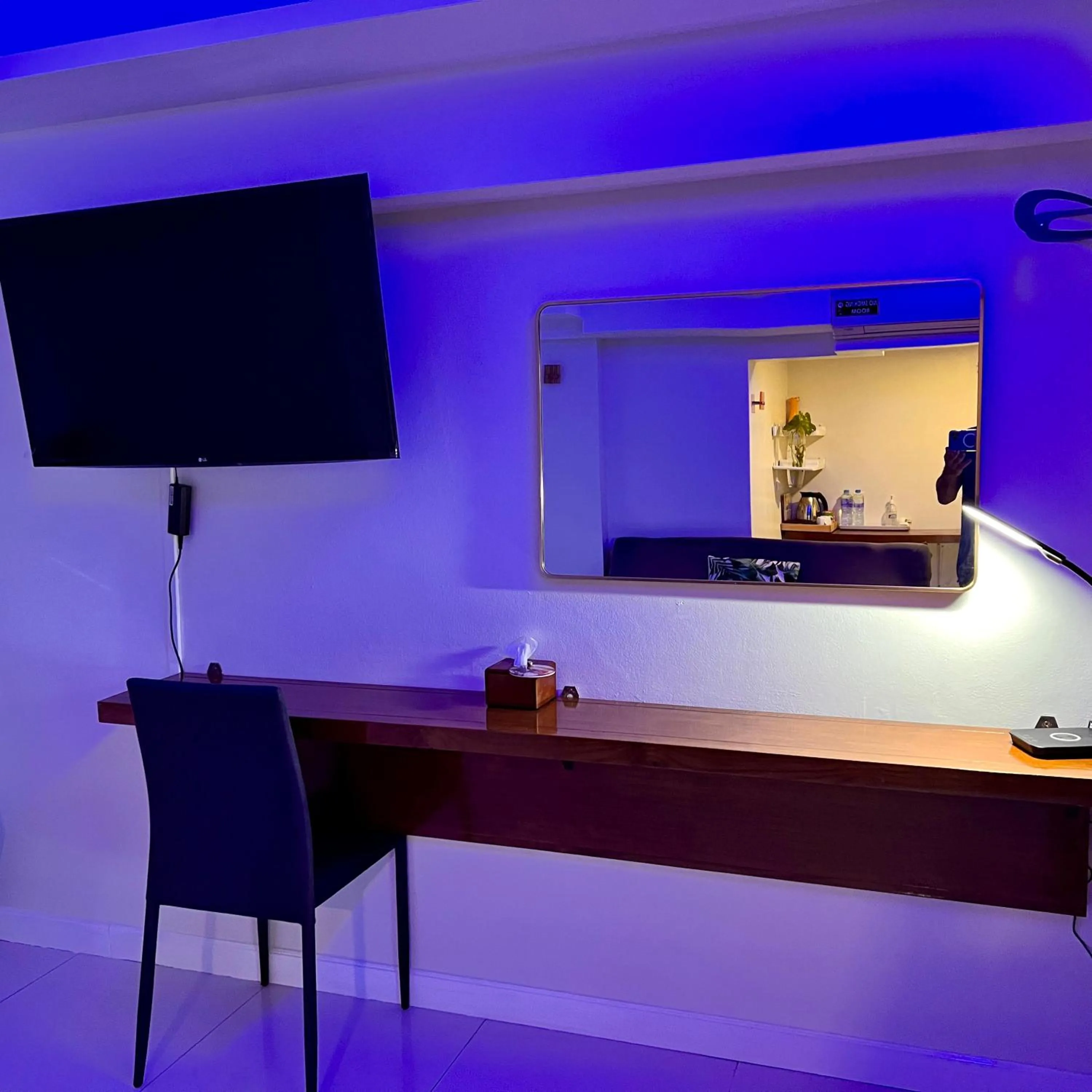 TV and multimedia in Mama Beach Residence - Adults Only