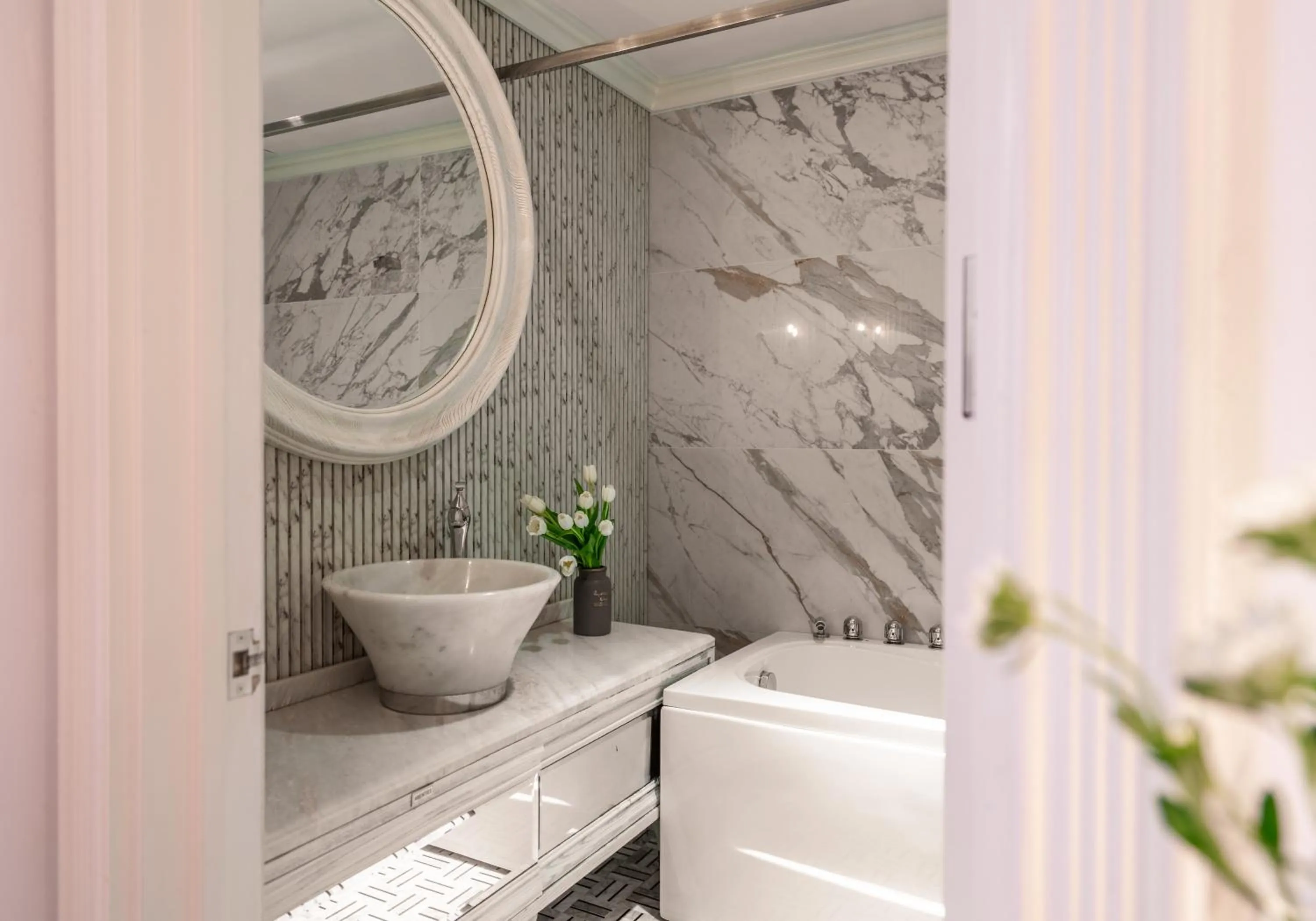 Bathroom in A&EM Saigon Hotel