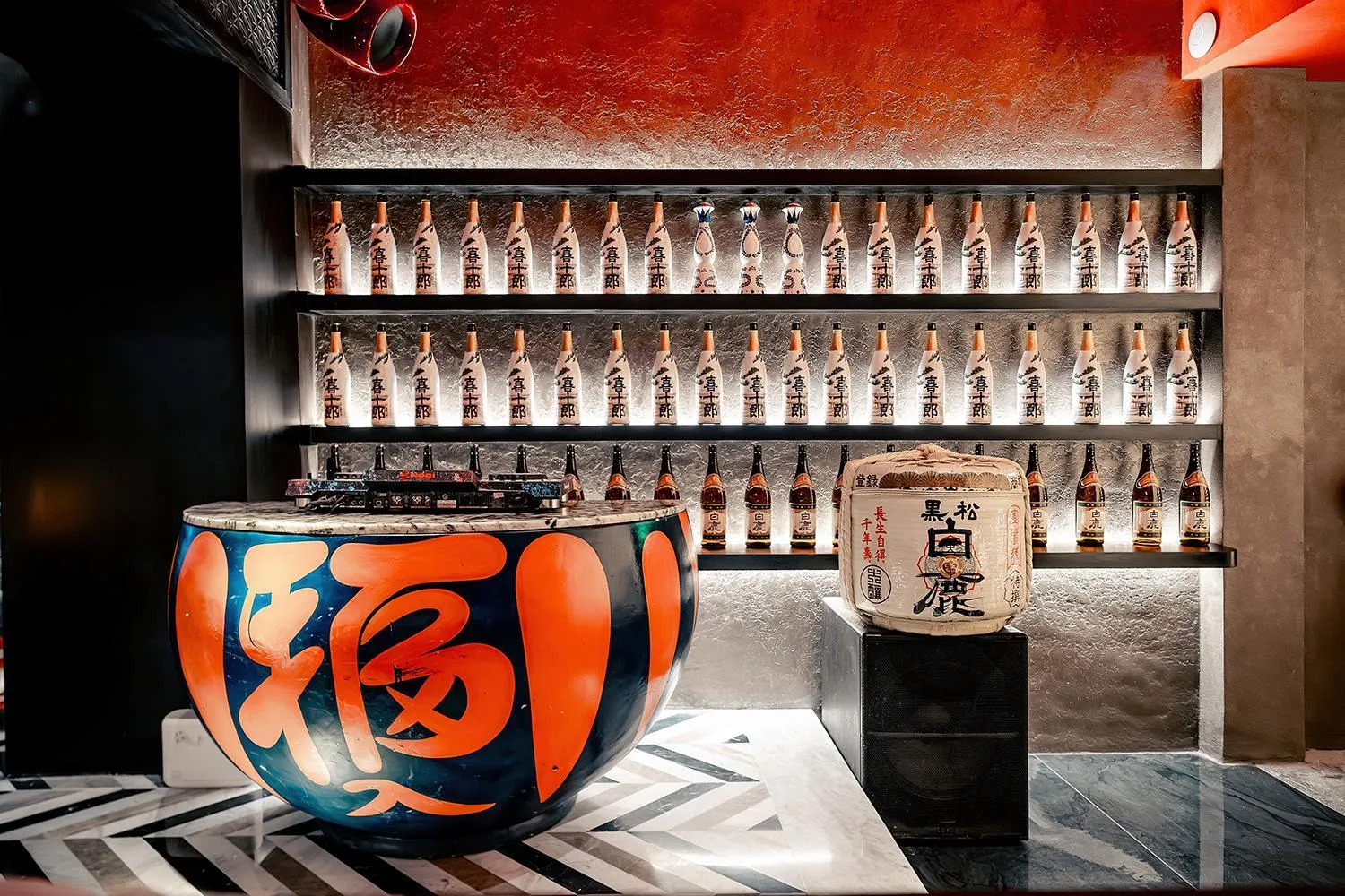 Restaurant/places to eat in A&EM Saigon Hotel