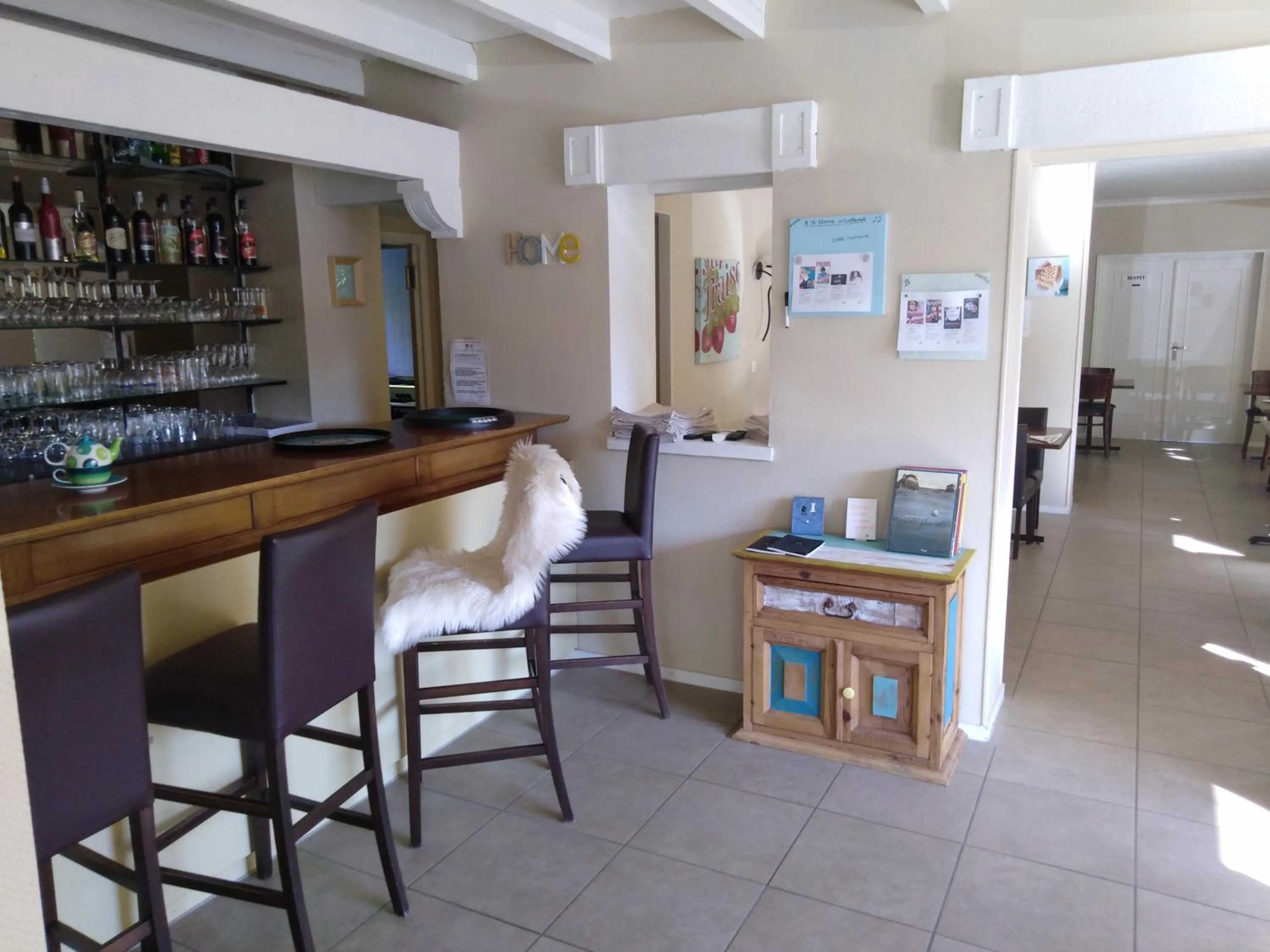 Lounge or bar in Hotel ASTORIA- Saint Etienne-Centre des Congrès-