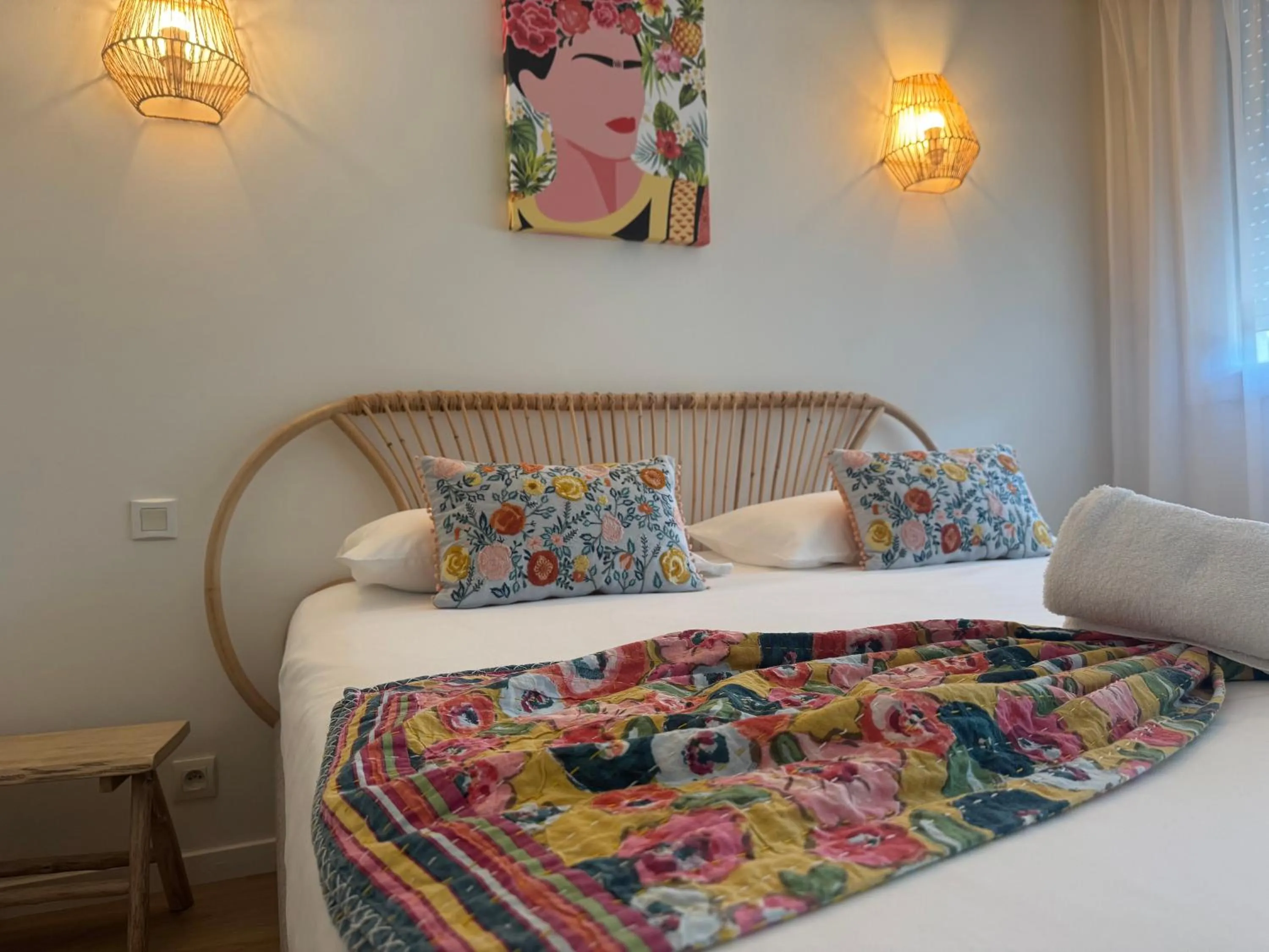 Bed in Hotel ASTORIA- Saint Etienne-Centre des Congrès-