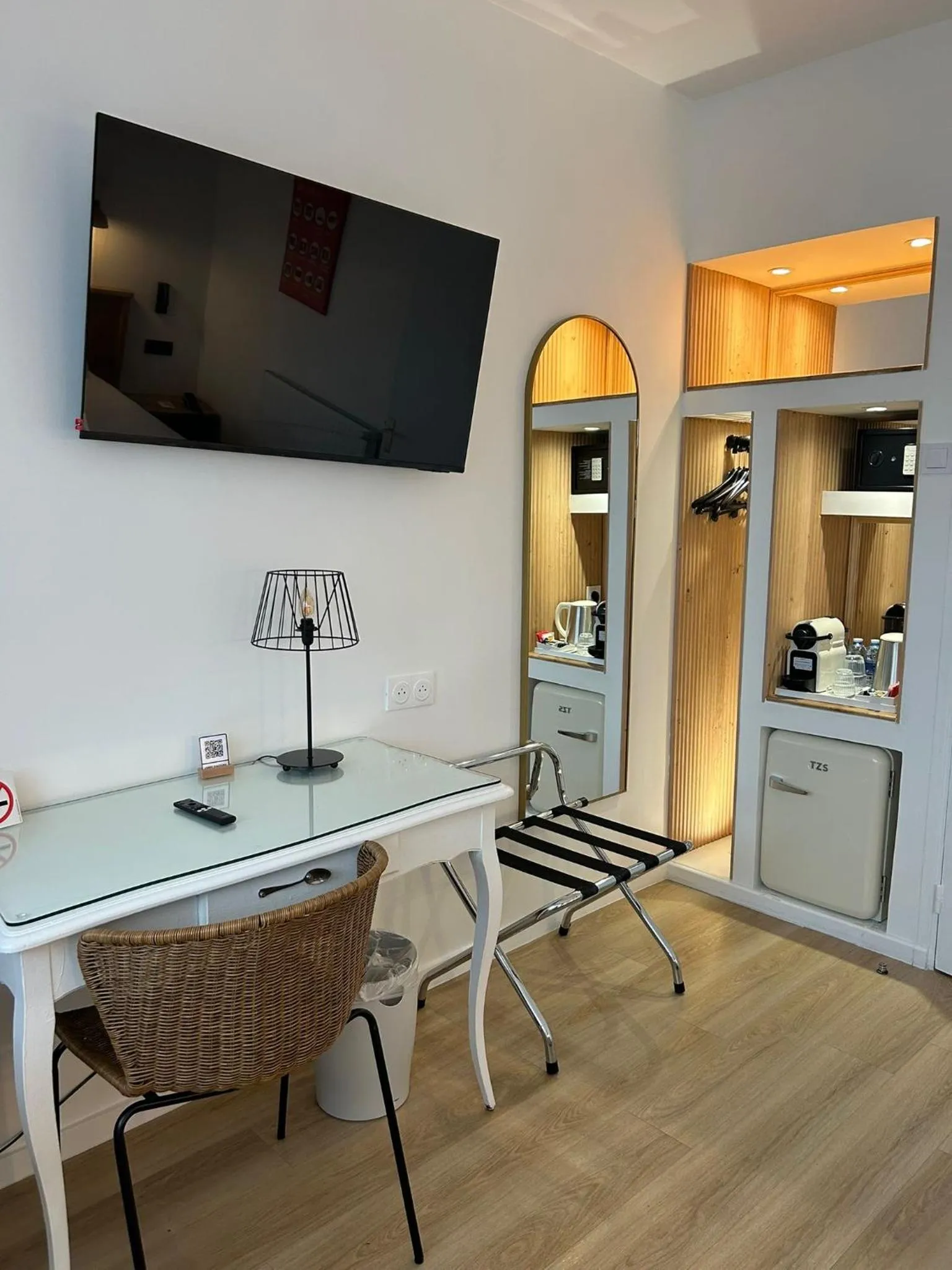 Hotel ASTORIA- Saint Etienne-Centre des Congrès-