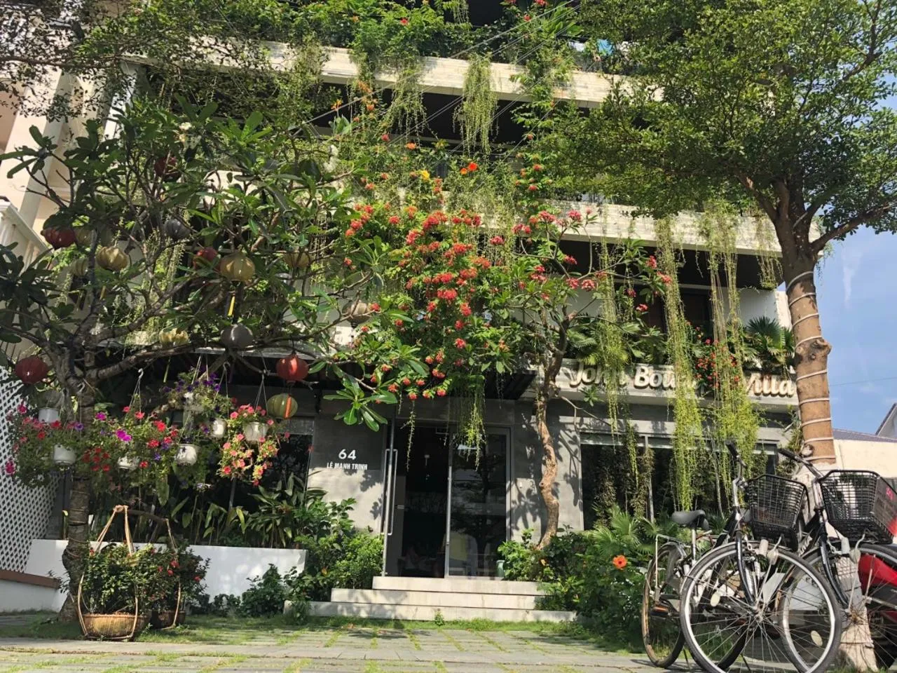 Facade/entrance in John Boutique Villa