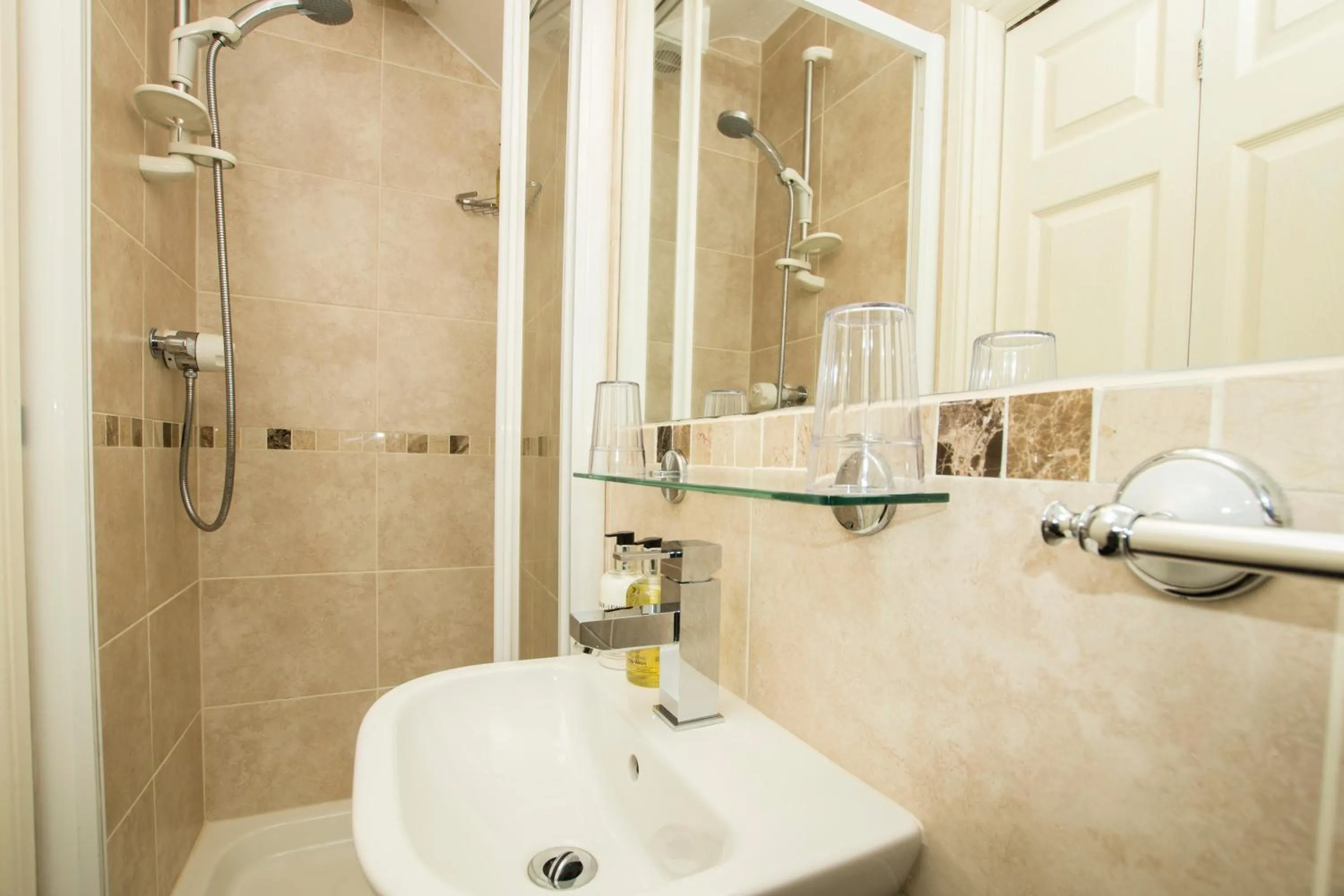 Bathroom in Hillsdale B&B in Ambleside