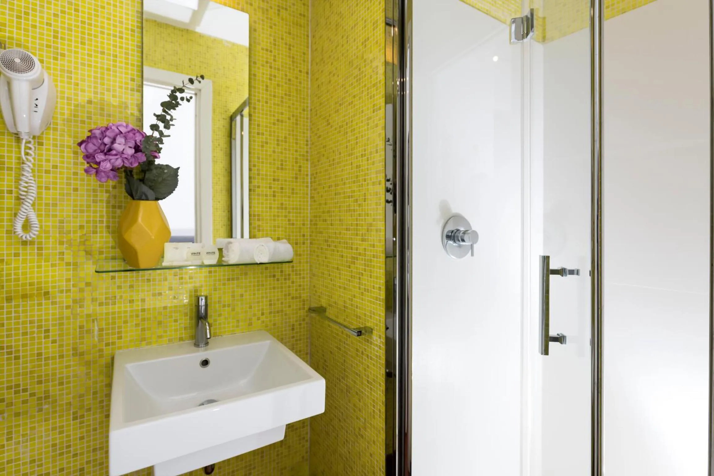 Bathroom in Maison Giulia by Hili