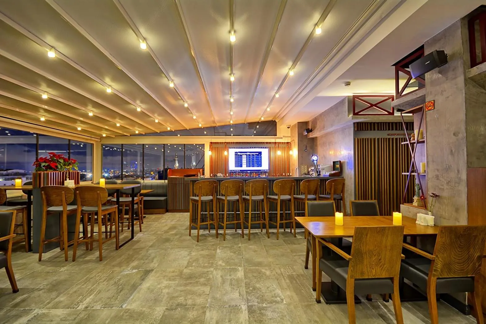 Restaurant/places to eat in Samir Deluxe Hotel